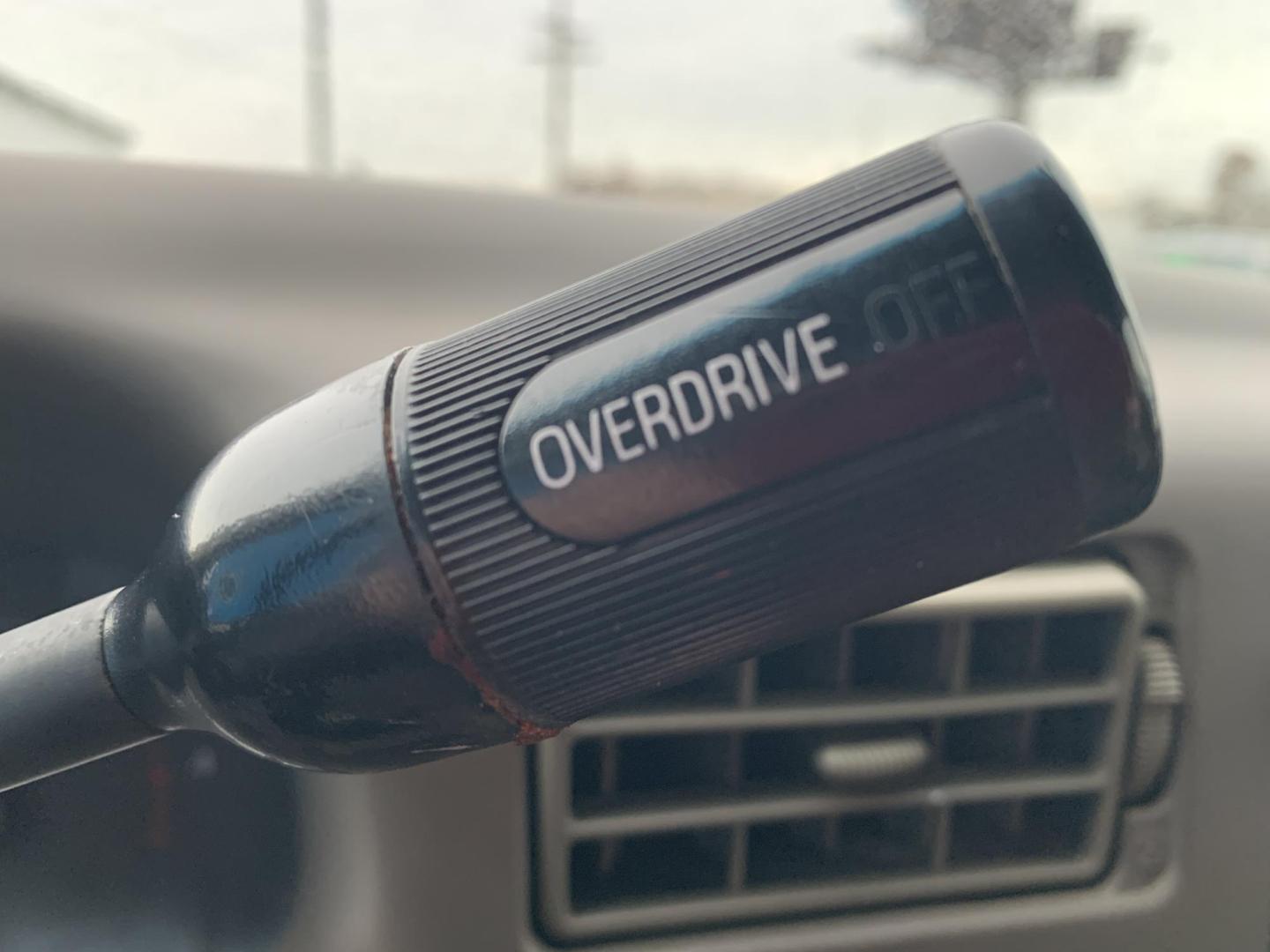 2001 WHITE /TAN Ford F-350 SD Lariat SuperCab 2WD DRW (1FTWX32F41E) with an 7.3L V8 OHV 16V TURBO DIESEL engine, Automatic transmission, located at 506 S. Kingshighway, Cape Girardeau, MO, 63703, (573) 235-5000, 37.294991, -89.553635 - 2001 Ford F350 Dually 7.3L Diesel Power Steering Tilt Wheel AM/FM Cassette & CD Dual Front Airbags Passenger Airbag Sensor Extended Cab Regular Bed All Wheel ABS 1 Ton Dually We have financing available and we accept trades! Fill out a credit application on our website or come by today! I - Photo#32