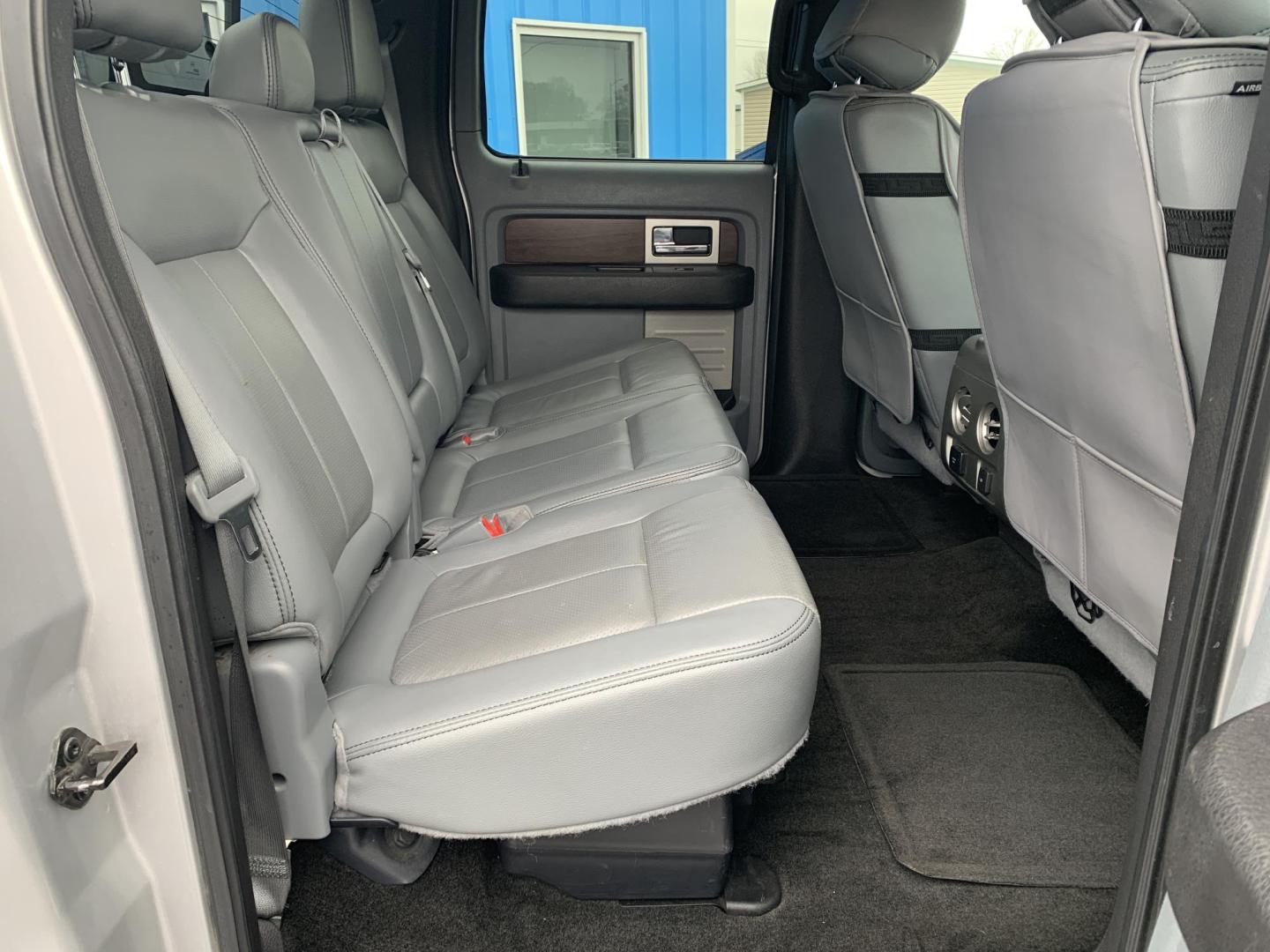 2014 SILVER /GRAY Ford F-150 XL SuperCrew 5.5-ft. Bed 4WD (1FTFW1EF3EK) with an 5.0L V8 engine, 6-Speed Automatic transmission, located at 506 S. Kingshighway, Cape Girardeau, MO, 63703, (573) 235-5000, 37.294991, -89.553635 - 2014 Ford F150 Lariat SuperCrew 4x4 5.0L V8 Air Conditioning Power Windows Power Locks Power Steering Tilt Wheel Satellite Keyless Entry Alarm Dual Front Airbags Side Airbags Head Airbags Rear Head Airbags Crew Cab Regular Bed All Wheel ABS 1/2 Ton We have financing available and - Photo#12