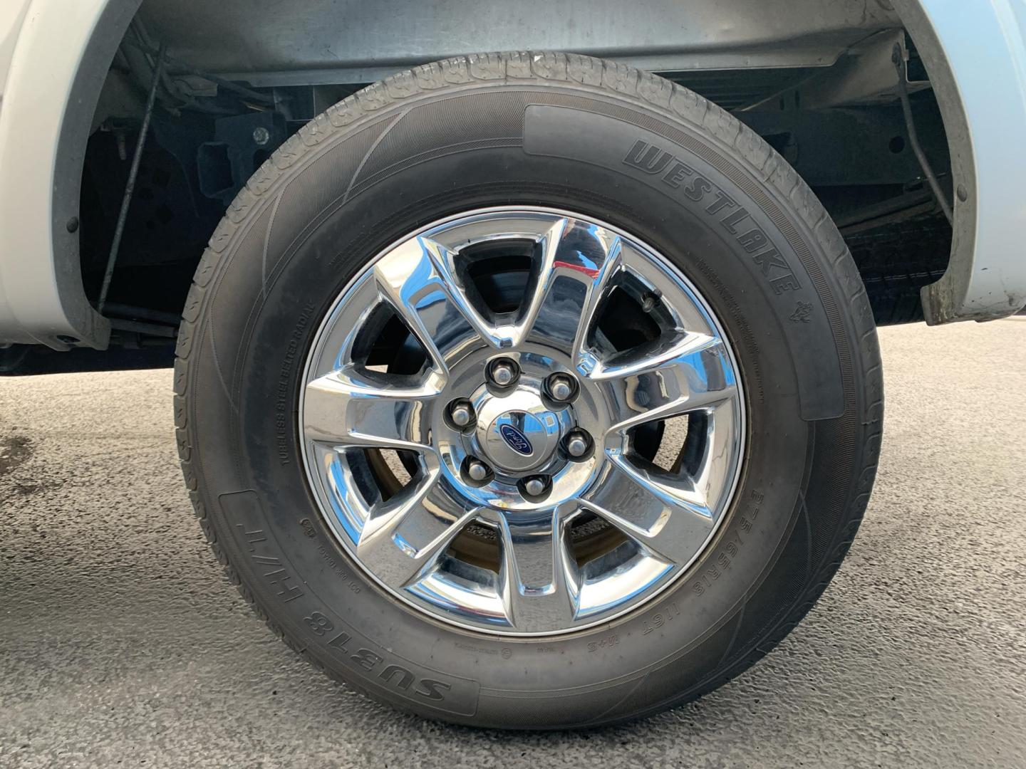 2014 SILVER /GRAY Ford F-150 XL SuperCrew 5.5-ft. Bed 4WD (1FTFW1EF3EK) with an 5.0L V8 engine, 6-Speed Automatic transmission, located at 506 S. Kingshighway, Cape Girardeau, MO, 63703, (573) 235-5000, 37.294991, -89.553635 - 2014 Ford F150 Lariat SuperCrew 4x4 5.0L V8 Air Conditioning Power Windows Power Locks Power Steering Tilt Wheel Satellite Keyless Entry Alarm Dual Front Airbags Side Airbags Head Airbags Rear Head Airbags Crew Cab Regular Bed All Wheel ABS 1/2 Ton We have financing available and - Photo#19