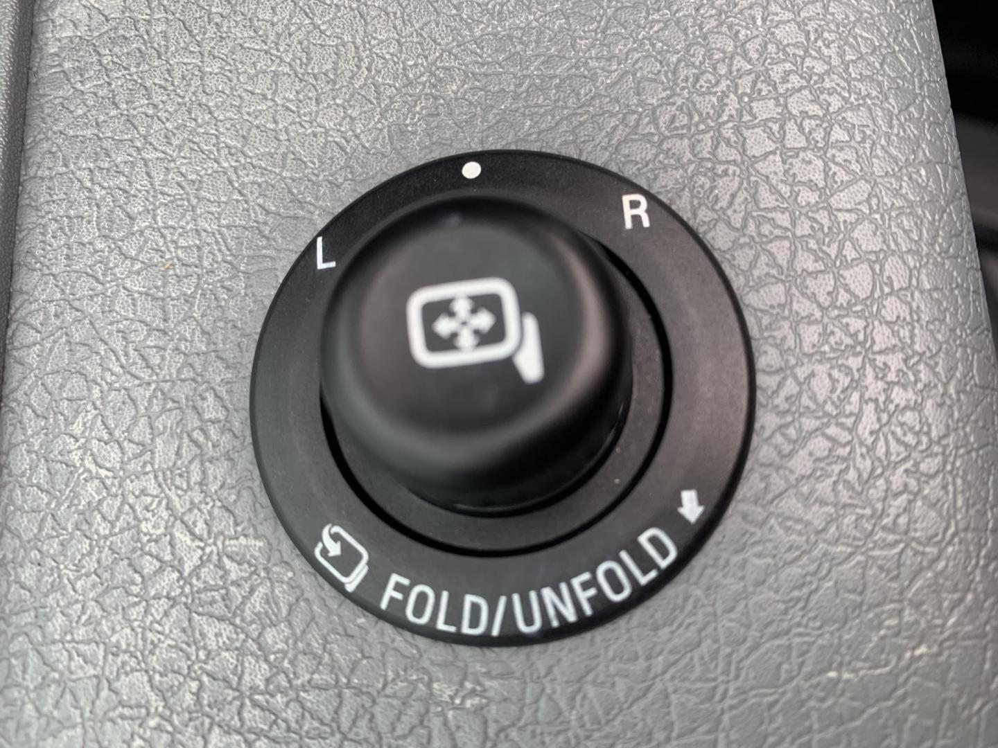 2014 SILVER /GRAY Ford F-150 XL SuperCrew 5.5-ft. Bed 4WD (1FTFW1EF3EK) with an 5.0L V8 engine, 6-Speed Automatic transmission, located at 506 S. Kingshighway, Cape Girardeau, MO, 63703, (573) 235-5000, 37.294991, -89.553635 - 2014 Ford F150 Lariat SuperCrew 4x4 5.0L V8 Air Conditioning Power Windows Power Locks Power Steering Tilt Wheel Satellite Keyless Entry Alarm Dual Front Airbags Side Airbags Head Airbags Rear Head Airbags Crew Cab Regular Bed All Wheel ABS 1/2 Ton We have financing available and - Photo#23