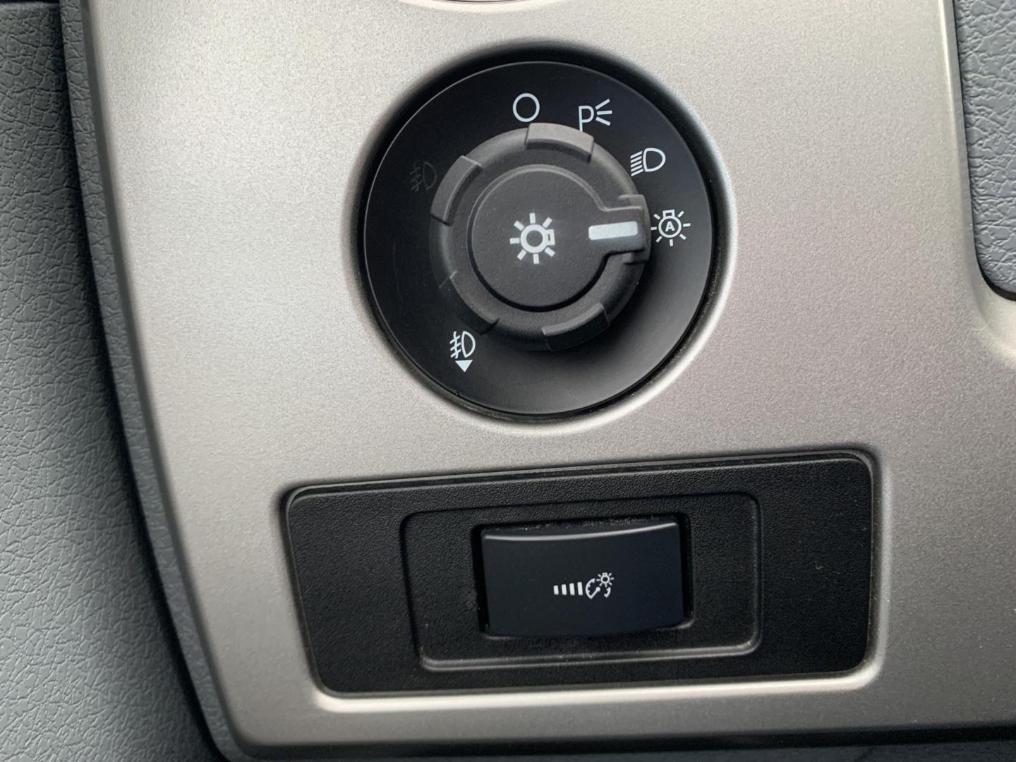 2014 SILVER /GRAY Ford F-150 XL SuperCrew 5.5-ft. Bed 4WD (1FTFW1EF3EK) with an 5.0L V8 engine, 6-Speed Automatic transmission, located at 506 S. Kingshighway, Cape Girardeau, MO, 63703, (573) 235-5000, 37.294991, -89.553635 - 2014 Ford F150 Lariat SuperCrew 4x4 5.0L V8 Air Conditioning Power Windows Power Locks Power Steering Tilt Wheel Satellite Keyless Entry Alarm Dual Front Airbags Side Airbags Head Airbags Rear Head Airbags Crew Cab Regular Bed All Wheel ABS 1/2 Ton We have financing available and - Photo#25