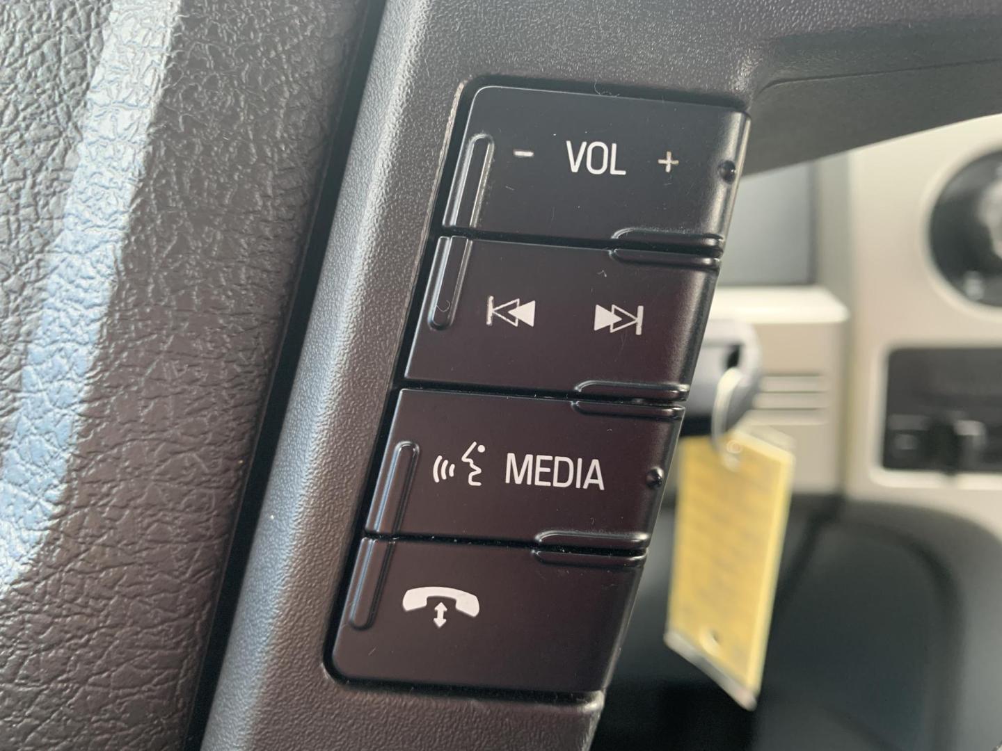 2014 SILVER /GRAY Ford F-150 XL SuperCrew 5.5-ft. Bed 4WD (1FTFW1EF3EK) with an 5.0L V8 engine, 6-Speed Automatic transmission, located at 506 S. Kingshighway, Cape Girardeau, MO, 63703, (573) 235-5000, 37.294991, -89.553635 - 2014 Ford F150 Lariat SuperCrew 4x4 5.0L V8 Air Conditioning Power Windows Power Locks Power Steering Tilt Wheel Satellite Keyless Entry Alarm Dual Front Airbags Side Airbags Head Airbags Rear Head Airbags Crew Cab Regular Bed All Wheel ABS 1/2 Ton We have financing available and - Photo#27