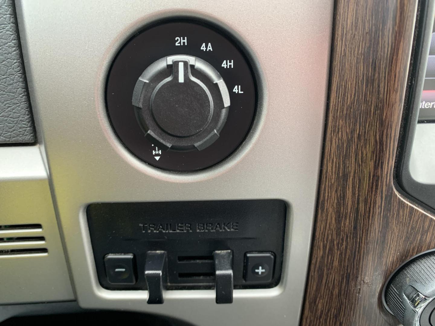 2014 SILVER /GRAY Ford F-150 XL SuperCrew 5.5-ft. Bed 4WD (1FTFW1EF3EK) with an 5.0L V8 engine, 6-Speed Automatic transmission, located at 506 S. Kingshighway, Cape Girardeau, MO, 63703, (573) 235-5000, 37.294991, -89.553635 - 2014 Ford F150 Lariat SuperCrew 4x4 5.0L V8 Air Conditioning Power Windows Power Locks Power Steering Tilt Wheel Satellite Keyless Entry Alarm Dual Front Airbags Side Airbags Head Airbags Rear Head Airbags Crew Cab Regular Bed All Wheel ABS 1/2 Ton We have financing available and - Photo#29