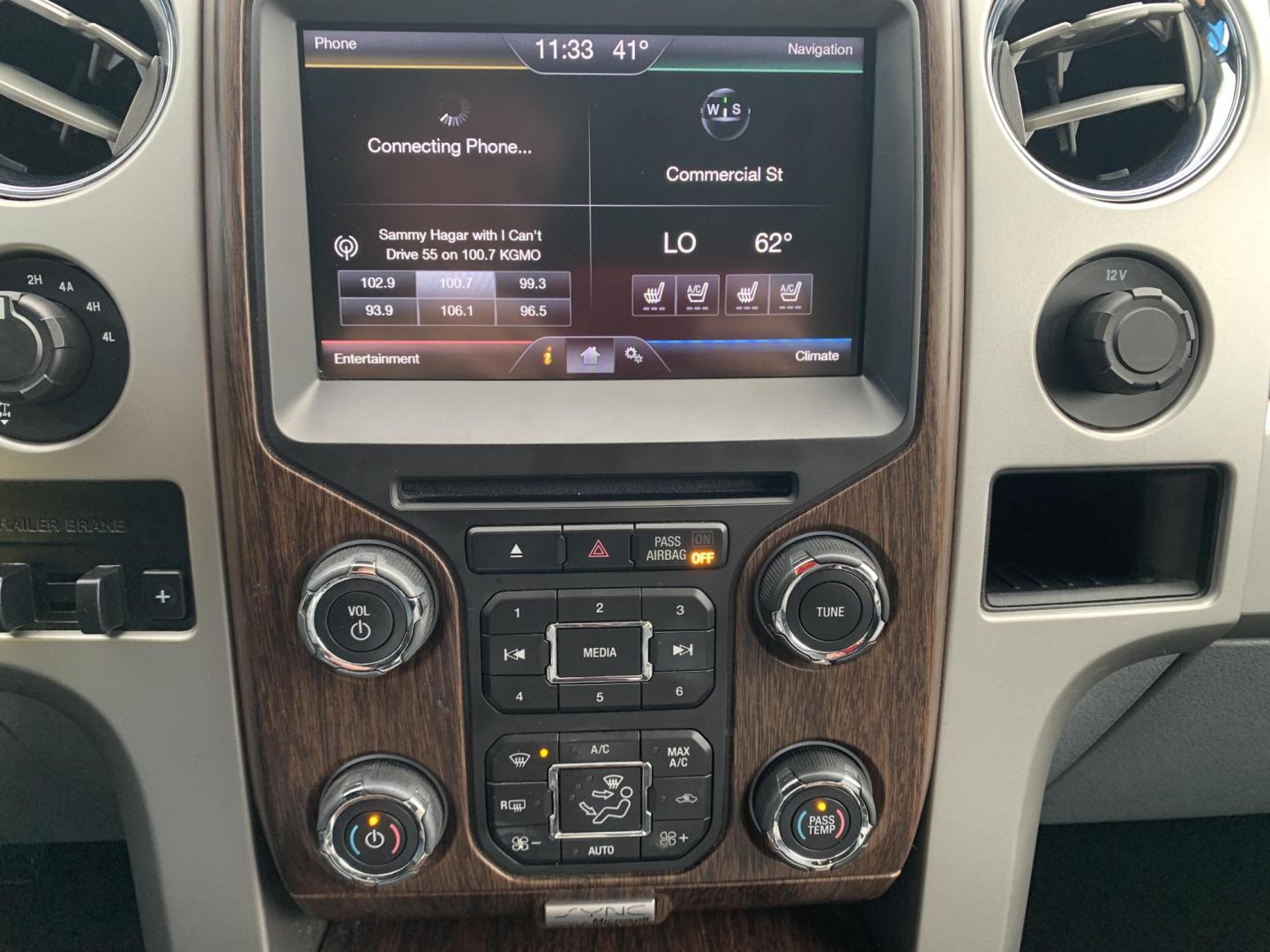 2014 SILVER /GRAY Ford F-150 XL SuperCrew 5.5-ft. Bed 4WD (1FTFW1EF3EK) with an 5.0L V8 engine, 6-Speed Automatic transmission, located at 506 S. Kingshighway, Cape Girardeau, MO, 63703, (573) 235-5000, 37.294991, -89.553635 - 2014 Ford F150 Lariat SuperCrew 4x4 5.0L V8 Air Conditioning Power Windows Power Locks Power Steering Tilt Wheel Satellite Keyless Entry Alarm Dual Front Airbags Side Airbags Head Airbags Rear Head Airbags Crew Cab Regular Bed All Wheel ABS 1/2 Ton We have financing available and - Photo#30