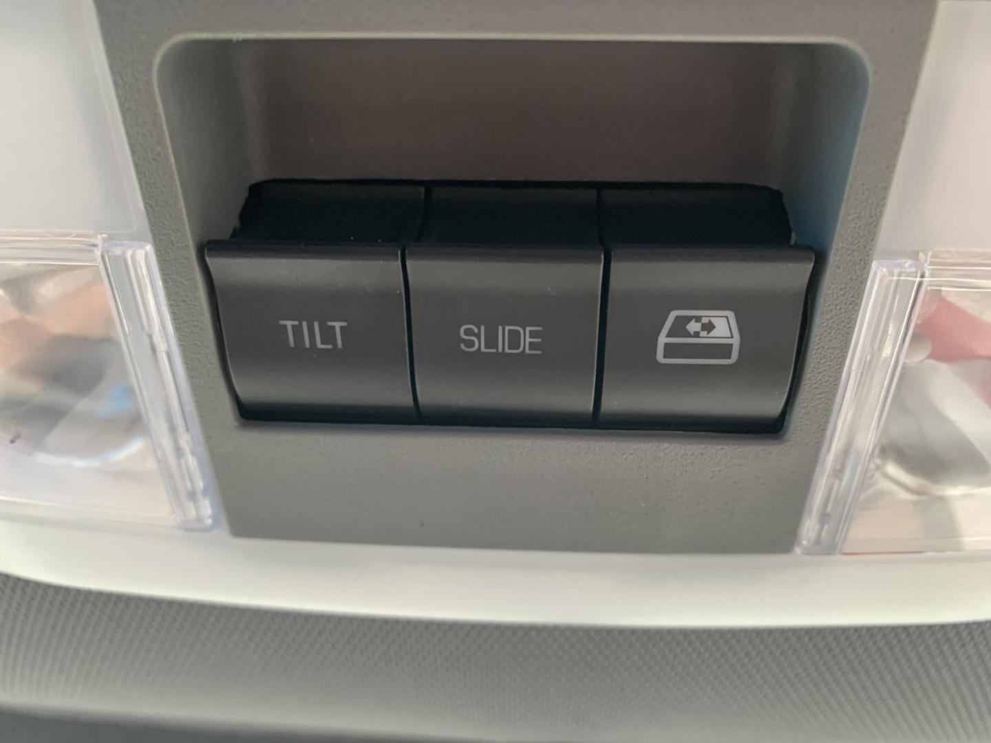 2014 SILVER /GRAY Ford F-150 XL SuperCrew 5.5-ft. Bed 4WD (1FTFW1EF3EK) with an 5.0L V8 engine, 6-Speed Automatic transmission, located at 506 S. Kingshighway, Cape Girardeau, MO, 63703, (573) 235-5000, 37.294991, -89.553635 - 2014 Ford F150 Lariat SuperCrew 4x4 5.0L V8 Air Conditioning Power Windows Power Locks Power Steering Tilt Wheel Satellite Keyless Entry Alarm Dual Front Airbags Side Airbags Head Airbags Rear Head Airbags Crew Cab Regular Bed All Wheel ABS 1/2 Ton We have financing available and - Photo#32