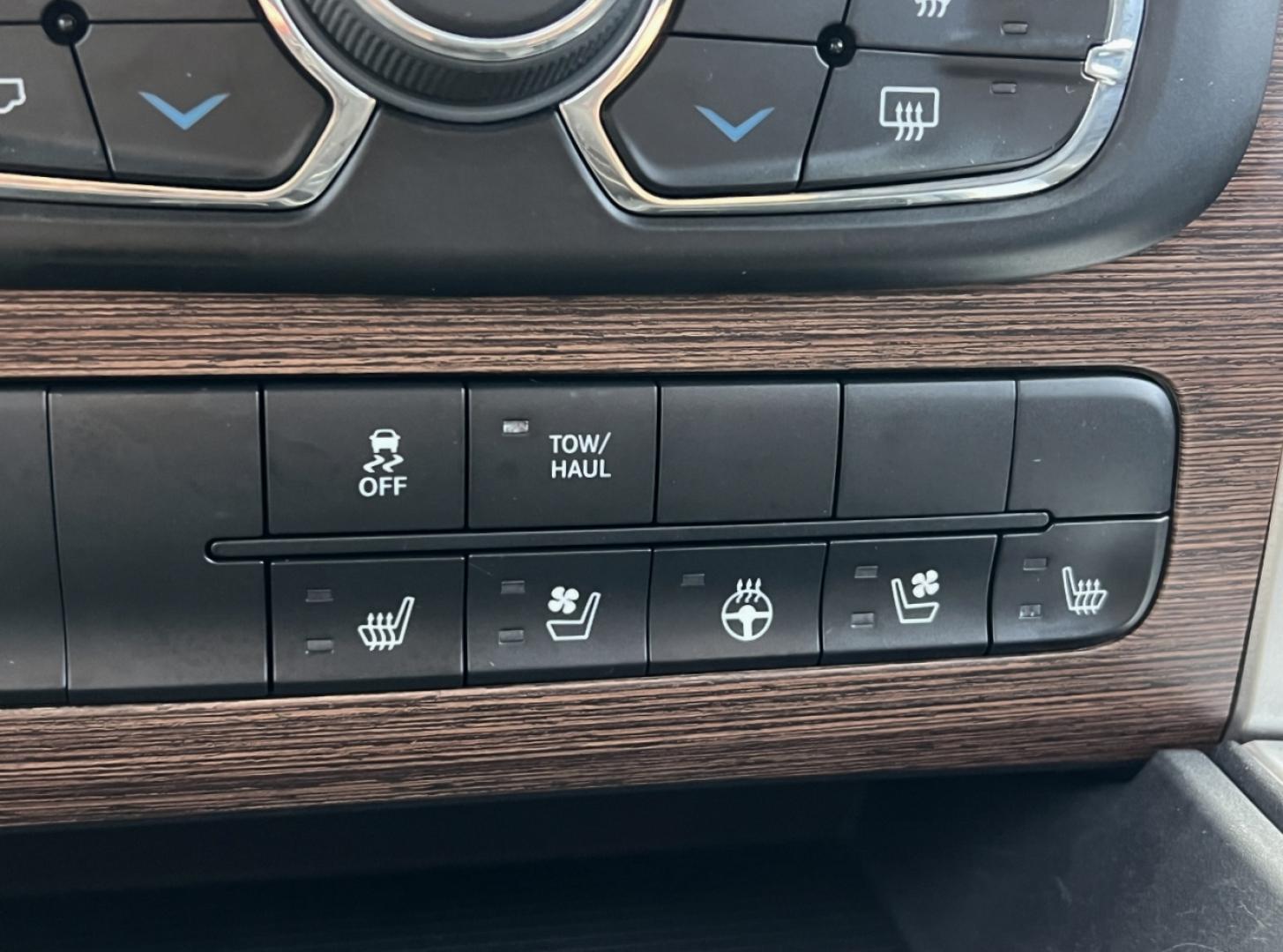 2017 BLACK /Black Leather RAM 1500 Laramie Crew Cab SWB 4WD (1C6RR7NT9HS) with an 5.7L V8 HEMI engine, Automatic transmission, located at 2990 Old Orchard Rd., Jackson, MO, 63755, 37.354214, -89.612106 - 2017 Ram 1500 Laramie 131xxx miles 4x4 5.7L V8 HEMI Automatic Leather Power/Heated/Cooled Seats Heated Rear Seats Heated Steering Wheel Backup Camera Bluetooth Cruise Power Windows/Locks/Mirrors We have financing available and we accept trades! Fill out a credit application on our websi - Photo#27