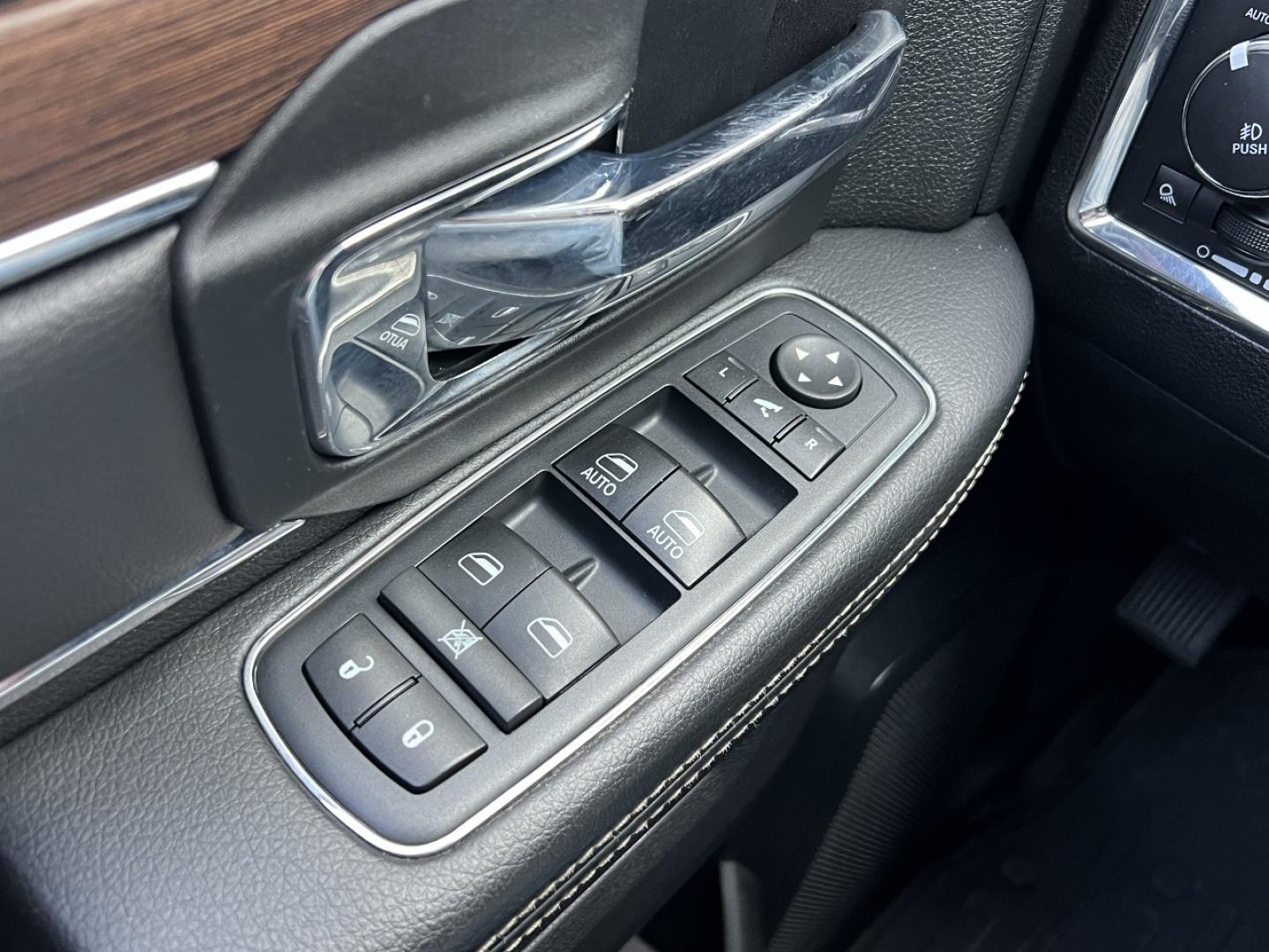 2017 BLACK /Black Leather RAM 1500 Laramie Crew Cab SWB 4WD (1C6RR7NT9HS) with an 5.7L V8 HEMI engine, Automatic transmission, located at 2990 Old Orchard Rd., Jackson, MO, 63755, 37.354214, -89.612106 - 2017 Ram 1500 Laramie 131xxx miles 4x4 5.7L V8 HEMI Automatic Leather Power/Heated/Cooled Seats Heated Rear Seats Heated Steering Wheel Backup Camera Bluetooth Cruise Power Windows/Locks/Mirrors We have financing available and we accept trades! Fill out a credit application on our websi - Photo#29