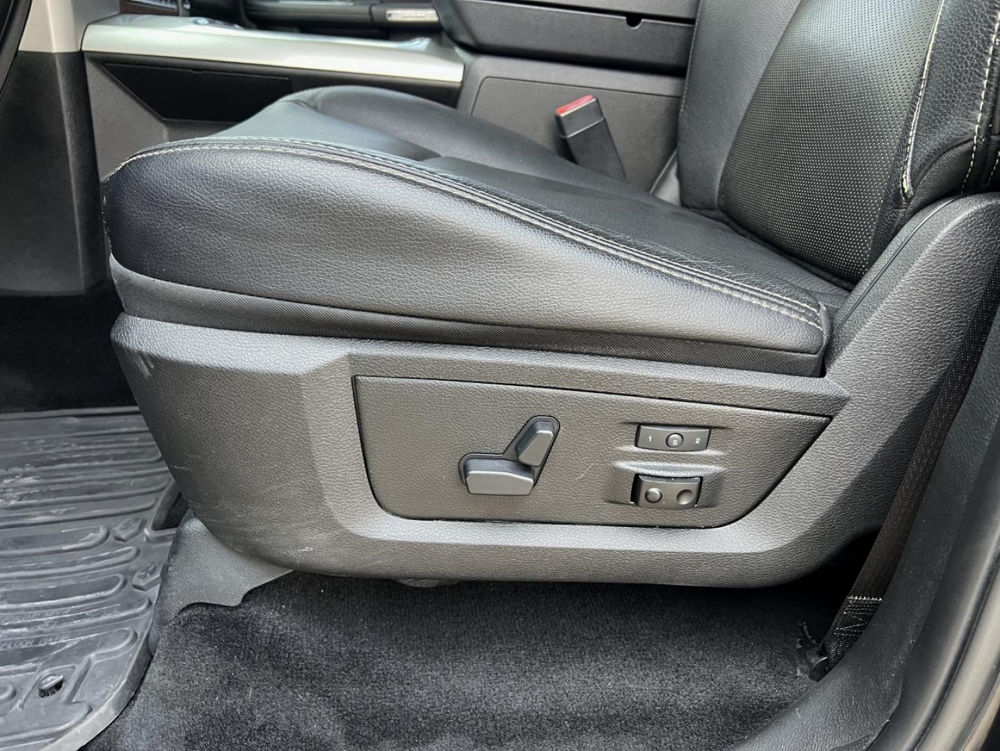 2017 BLACK /Black Leather RAM 1500 Laramie Crew Cab SWB 4WD (1C6RR7NT9HS) with an 5.7L V8 HEMI engine, Automatic transmission, located at 2990 Old Orchard Rd., Jackson, MO, 63755, 37.354214, -89.612106 - 2017 Ram 1500 Laramie 131xxx miles 4x4 5.7L V8 HEMI Automatic Leather Power/Heated/Cooled Seats Heated Rear Seats Heated Steering Wheel Backup Camera Bluetooth Cruise Power Windows/Locks/Mirrors We have financing available and we accept trades! Fill out a credit application on our websi - Photo#5