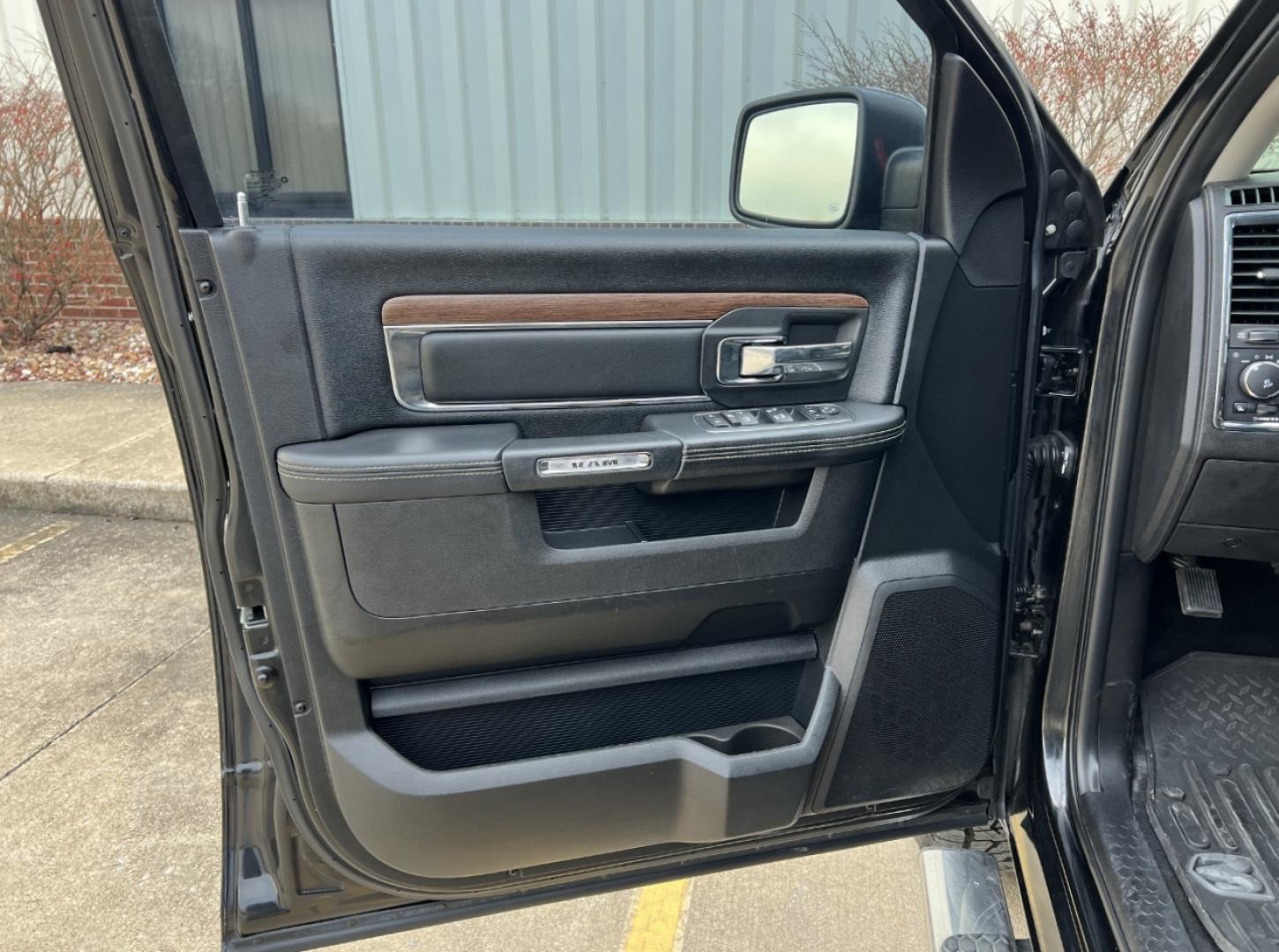 2017 BLACK /Black Leather RAM 1500 Laramie Crew Cab SWB 4WD (1C6RR7NT9HS) with an 5.7L V8 HEMI engine, Automatic transmission, located at 2990 Old Orchard Rd., Jackson, MO, 63755, 37.354214, -89.612106 - 2017 Ram 1500 Laramie 131xxx miles 4x4 5.7L V8 HEMI Automatic Leather Power/Heated/Cooled Seats Heated Rear Seats Heated Steering Wheel Backup Camera Bluetooth Cruise Power Windows/Locks/Mirrors We have financing available and we accept trades! Fill out a credit application on our websi - Photo#14