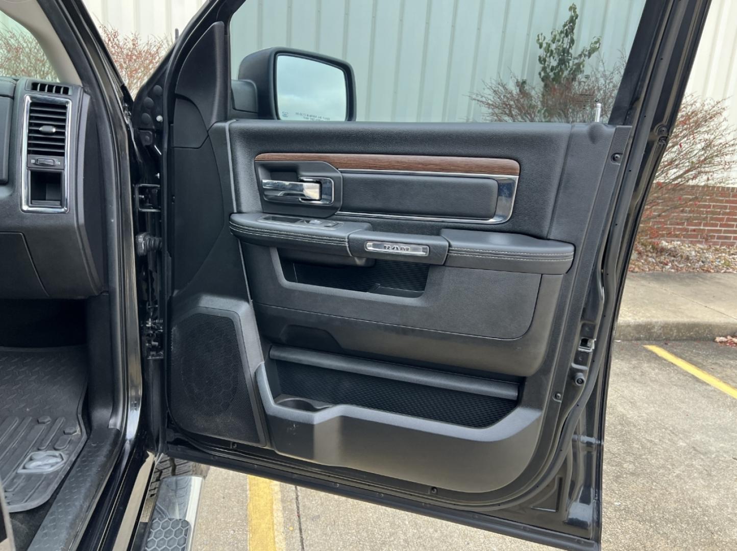 2017 BLACK /Black Leather RAM 1500 Laramie Crew Cab SWB 4WD (1C6RR7NT9HS) with an 5.7L V8 HEMI engine, Automatic transmission, located at 2990 Old Orchard Rd., Jackson, MO, 63755, 37.354214, -89.612106 - 2017 Ram 1500 Laramie 131xxx miles 4x4 5.7L V8 HEMI Automatic Leather Power/Heated/Cooled Seats Heated Rear Seats Heated Steering Wheel Backup Camera Bluetooth Cruise Power Windows/Locks/Mirrors We have financing available and we accept trades! Fill out a credit application on our websi - Photo#16