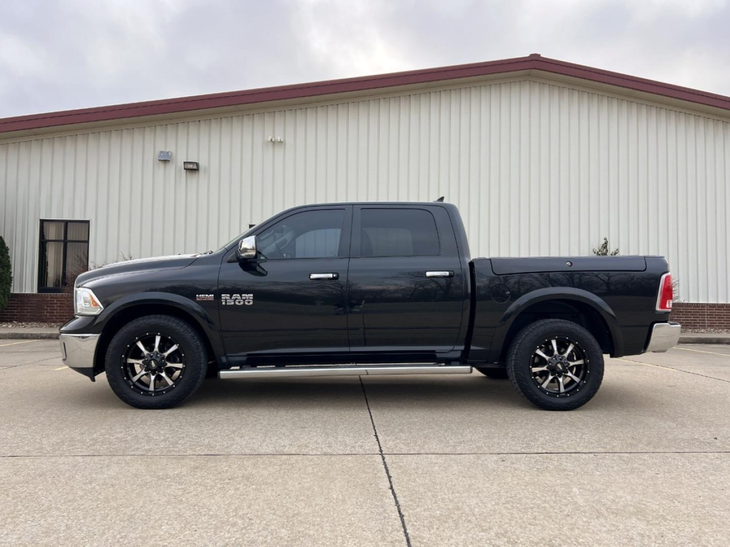 2017 BLACK /Black Leather RAM 1500 Laramie Crew Cab SWB 4WD (1C6RR7NT9HS) with an 5.7L V8 HEMI engine, Automatic transmission, located at 2990 Old Orchard Rd., Jackson, MO, 63755, 37.354214, -89.612106 - 2017 Ram 1500 Laramie 131xxx miles 4x4 5.7L V8 HEMI Automatic Leather Power/Heated/Cooled Seats Heated Rear Seats Heated Steering Wheel Backup Camera Bluetooth Cruise Power Windows/Locks/Mirrors We have financing available and we accept trades! Fill out a credit application on our websi - Photo#8