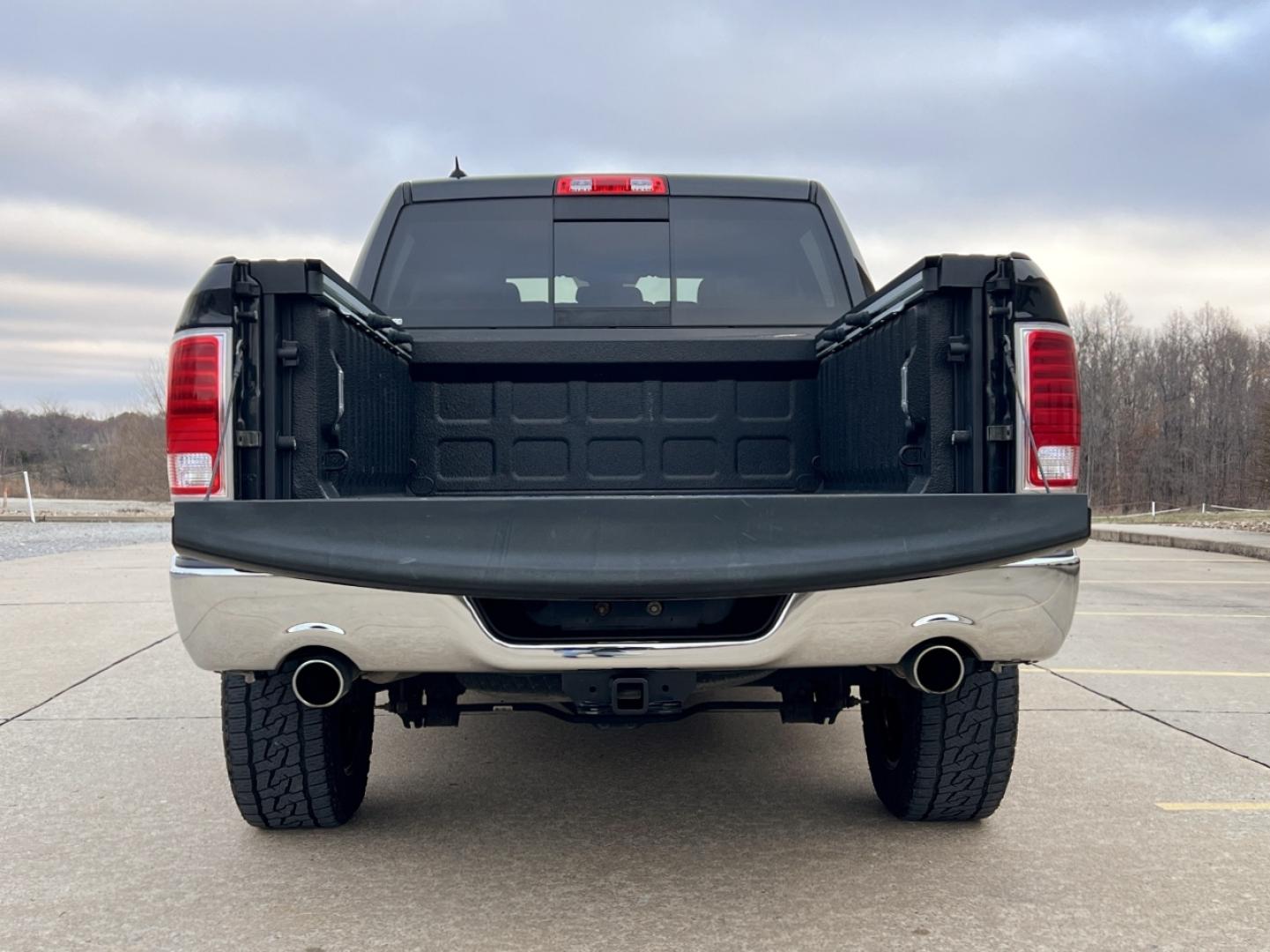 2017 BLACK /Black Leather RAM 1500 Laramie Crew Cab SWB 4WD (1C6RR7NT9HS) with an 5.7L V8 HEMI engine, Automatic transmission, located at 2990 Old Orchard Rd., Jackson, MO, 63755, 37.354214, -89.612106 - 2017 Ram 1500 Laramie 131xxx miles 4x4 5.7L V8 HEMI Automatic Leather Power/Heated/Cooled Seats Heated Rear Seats Heated Steering Wheel Backup Camera Bluetooth Cruise Power Windows/Locks/Mirrors We have financing available and we accept trades! Fill out a credit application on our websi - Photo#20