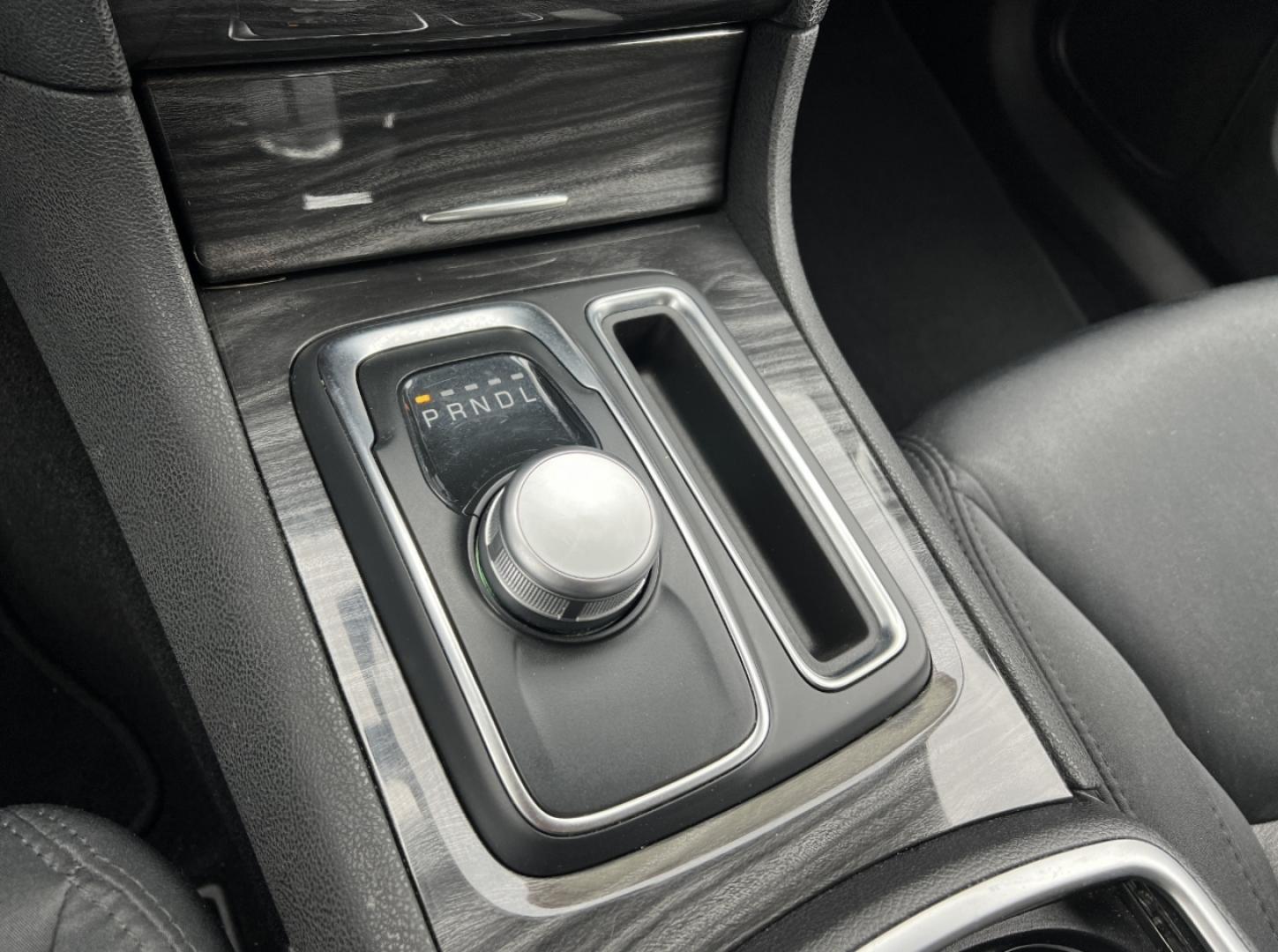 2020 WHITE /Black Cloth Chrysler 300 Touring (2C3CCAAG1LH) with an 3.6L V6 engine, Automatic transmission, located at 2990 Old Orchard Rd., Jackson, MO, 63755, 37.354214, -89.612106 - 2020 Chrysler 300 Touring Only 30xxx miles Rear Wheel Drive 3.6L V6 Automatic Backup Camera Power Driver Seat Bluetooth Cruise Power Windows/Locks/Mirrors We have financing available and we accept trades! Fill out a credit application on our website or come by today! If you have any quest - Photo#22