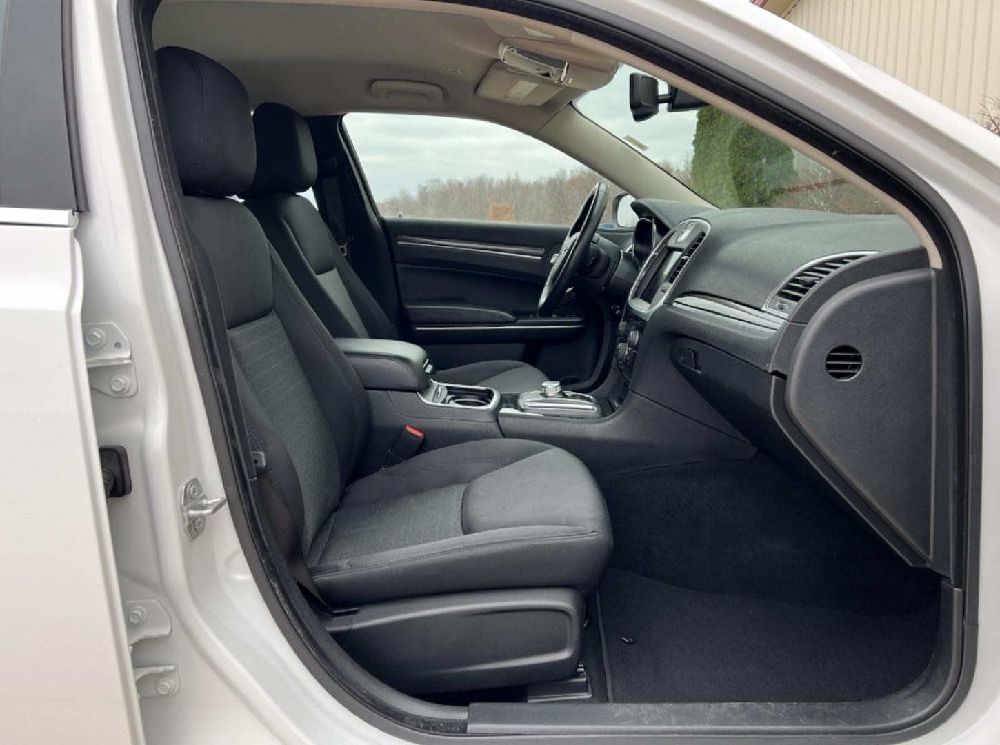 2020 WHITE /Black Cloth Chrysler 300 Touring (2C3CCAAG1LH) with an 3.6L V6 engine, Automatic transmission, located at 2990 Old Orchard Rd., Jackson, MO, 63755, 37.354214, -89.612106 - 2020 Chrysler 300 Touring Only 30xxx miles Rear Wheel Drive 3.6L V6 Automatic Backup Camera Power Driver Seat Bluetooth Cruise Power Windows/Locks/Mirrors We have financing available and we accept trades! Fill out a credit application on our website or come by today! If you have any quest - Photo#14