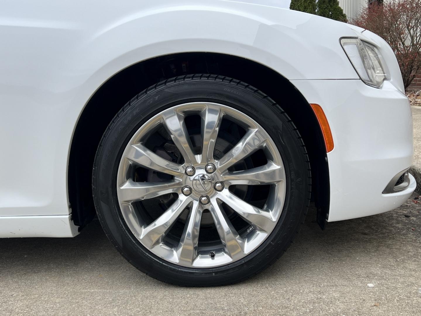 2020 WHITE /Black Cloth Chrysler 300 Touring (2C3CCAAG1LH) with an 3.6L V6 engine, Automatic transmission, located at 2990 Old Orchard Rd., Jackson, MO, 63755, 37.354214, -89.612106 - 2020 Chrysler 300 Touring Only 30xxx miles Rear Wheel Drive 3.6L V6 Automatic Backup Camera Power Driver Seat Bluetooth Cruise Power Windows/Locks/Mirrors We have financing available and we accept trades! Fill out a credit application on our website or come by today! If you have any quest - Photo#37