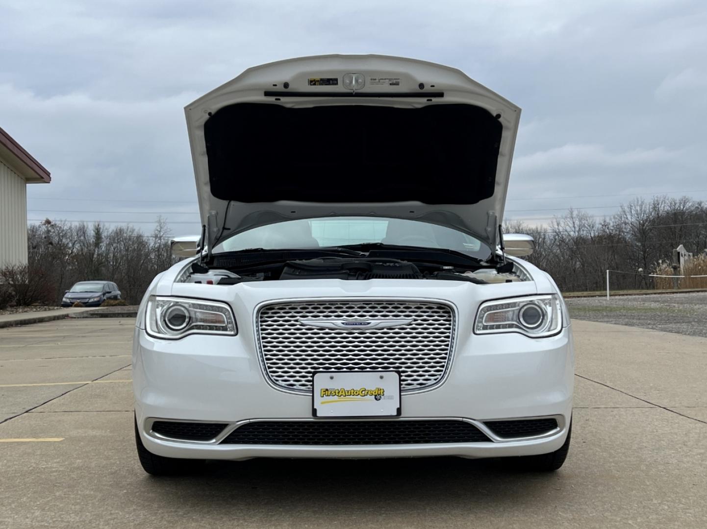 2020 WHITE /Black Cloth Chrysler 300 Touring (2C3CCAAG1LH) with an 3.6L V6 engine, Automatic transmission, located at 2990 Old Orchard Rd., Jackson, MO, 63755, 37.354214, -89.612106 - 2020 Chrysler 300 Touring Only 30xxx miles Rear Wheel Drive 3.6L V6 Automatic Backup Camera Power Driver Seat Bluetooth Cruise Power Windows/Locks/Mirrors We have financing available and we accept trades! Fill out a credit application on our website or come by today! If you have any quest - Photo#31