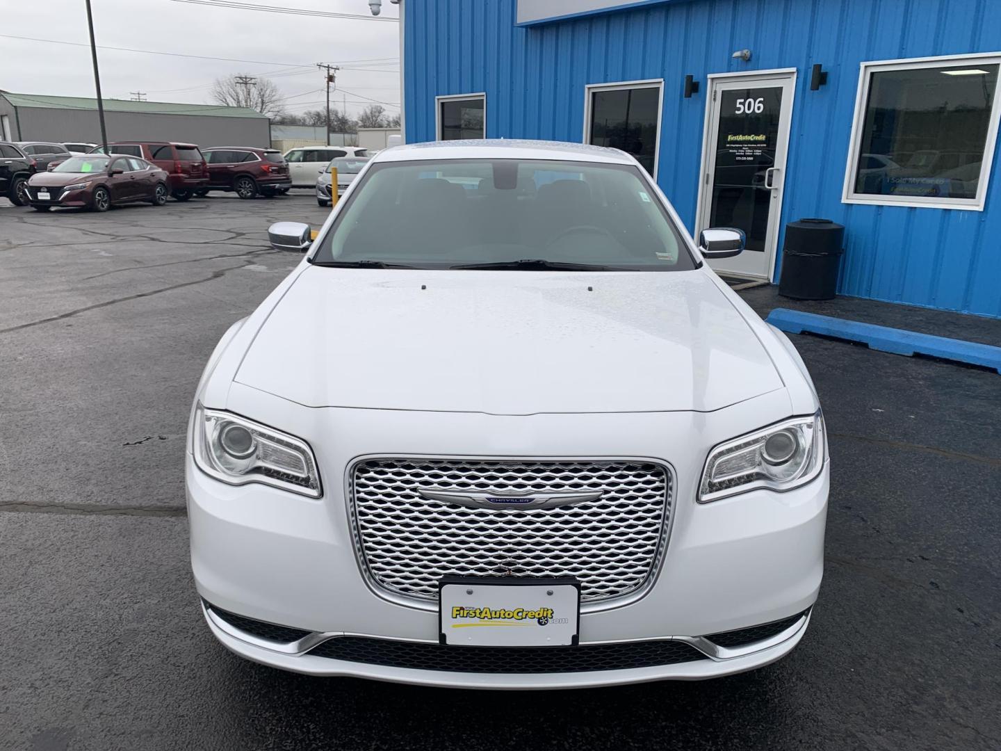 2020 WHITE /Black Cloth Chrysler 300 Touring (2C3CCAAG1LH) with an 3.6L V6 engine, Automatic transmission, located at 506 S. Kingshighway, Cape Girardeau, MO, 63703, (573) 235-5000, 37.294991, -89.553635 - 2020 Chrysler 300 Touring Only 30xxx miles Rear Wheel Drive 3.6L V6 Automatic Backup Camera Power Driver Seat Bluetooth Cruise Power Windows/Locks/Mirrors We have financing available and we accept trades! Fill out a credit application on our website or come by today! If you have any que - Photo#1