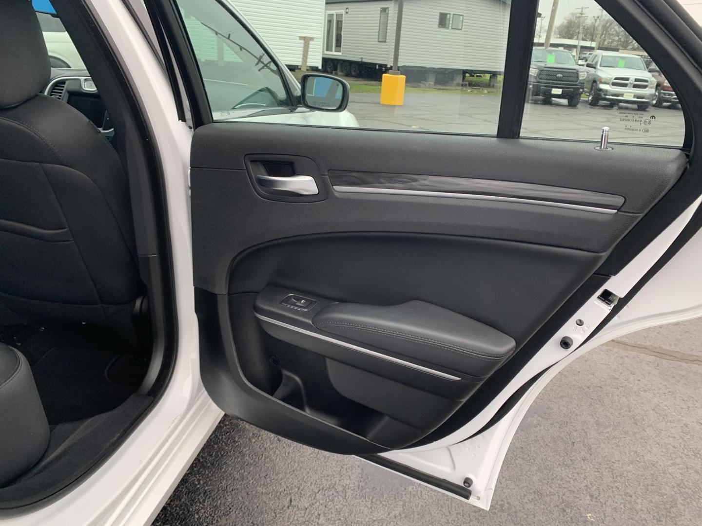 2020 WHITE /Black Cloth Chrysler 300 Touring (2C3CCAAG1LH) with an 3.6L V6 engine, Automatic transmission, located at 506 S. Kingshighway, Cape Girardeau, MO, 63703, (573) 235-5000, 37.294991, -89.553635 - 2020 Chrysler 300 Touring Only 30xxx miles Rear Wheel Drive 3.6L V6 Automatic Backup Camera Power Driver Seat Bluetooth Cruise Power Windows/Locks/Mirrors We have financing available and we accept trades! Fill out a credit application on our website or come by today! If you have any que - Photo#12