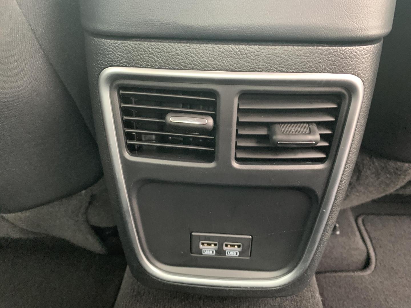 2020 WHITE /Black Cloth Chrysler 300 Touring (2C3CCAAG1LH) with an 3.6L V6 engine, Automatic transmission, located at 506 S. Kingshighway, Cape Girardeau, MO, 63703, (573) 235-5000, 37.294991, -89.553635 - 2020 Chrysler 300 Touring Only 30xxx miles Rear Wheel Drive 3.6L V6 Automatic Backup Camera Power Driver Seat Bluetooth Cruise Power Windows/Locks/Mirrors We have financing available and we accept trades! Fill out a credit application on our website or come by today! If you have any que - Photo#14