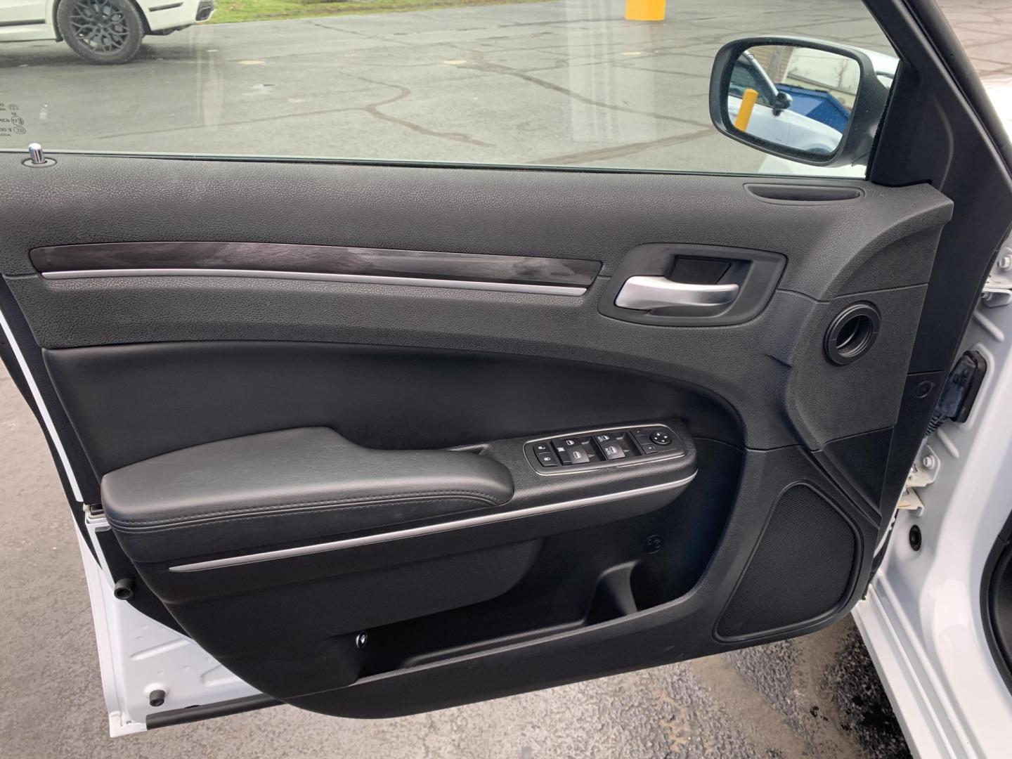 2020 WHITE /Black Cloth Chrysler 300 Touring (2C3CCAAG1LH) with an 3.6L V6 engine, Automatic transmission, located at 506 S. Kingshighway, Cape Girardeau, MO, 63703, (573) 235-5000, 37.294991, -89.553635 - 2020 Chrysler 300 Touring Only 30xxx miles Rear Wheel Drive 3.6L V6 Automatic Backup Camera Power Driver Seat Bluetooth Cruise Power Windows/Locks/Mirrors We have financing available and we accept trades! Fill out a credit application on our website or come by today! If you have any que - Photo#17