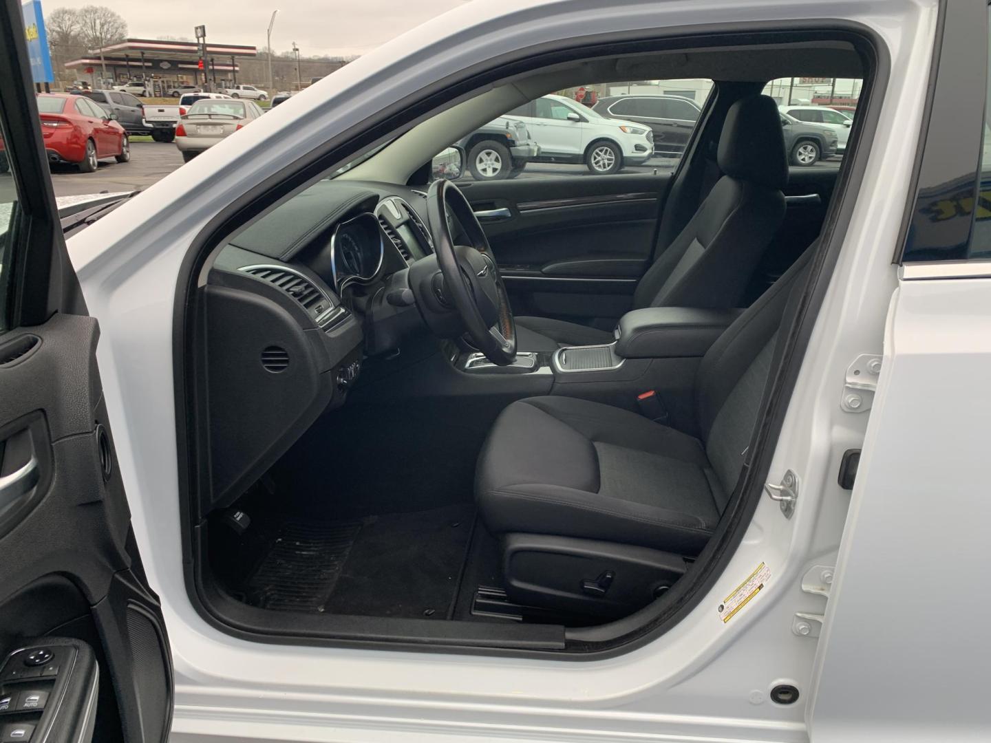 2020 WHITE /Black Cloth Chrysler 300 Touring (2C3CCAAG1LH) with an 3.6L V6 engine, Automatic transmission, located at 506 S. Kingshighway, Cape Girardeau, MO, 63703, (573) 235-5000, 37.294991, -89.553635 - 2020 Chrysler 300 Touring Only 30xxx miles Rear Wheel Drive 3.6L V6 Automatic Backup Camera Power Driver Seat Bluetooth Cruise Power Windows/Locks/Mirrors We have financing available and we accept trades! Fill out a credit application on our website or come by today! If you have any que - Photo#18