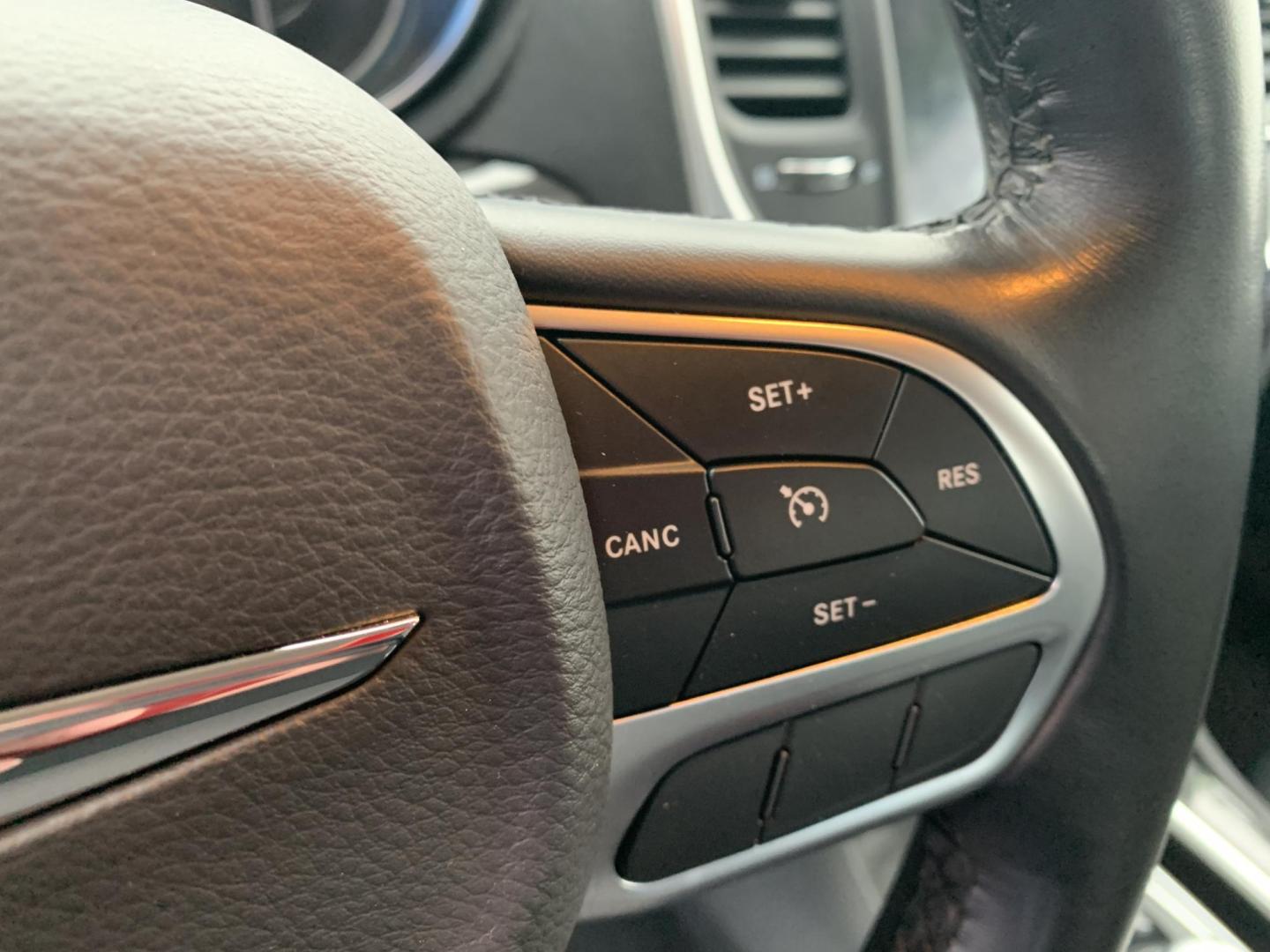 2020 WHITE /Black Cloth Chrysler 300 Touring (2C3CCAAG1LH) with an 3.6L V6 engine, Automatic transmission, located at 506 S. Kingshighway, Cape Girardeau, MO, 63703, (573) 235-5000, 37.294991, -89.553635 - 2020 Chrysler 300 Touring Only 30xxx miles Rear Wheel Drive 3.6L V6 Automatic Backup Camera Power Driver Seat Bluetooth Cruise Power Windows/Locks/Mirrors We have financing available and we accept trades! Fill out a credit application on our website or come by today! If you have any que - Photo#24