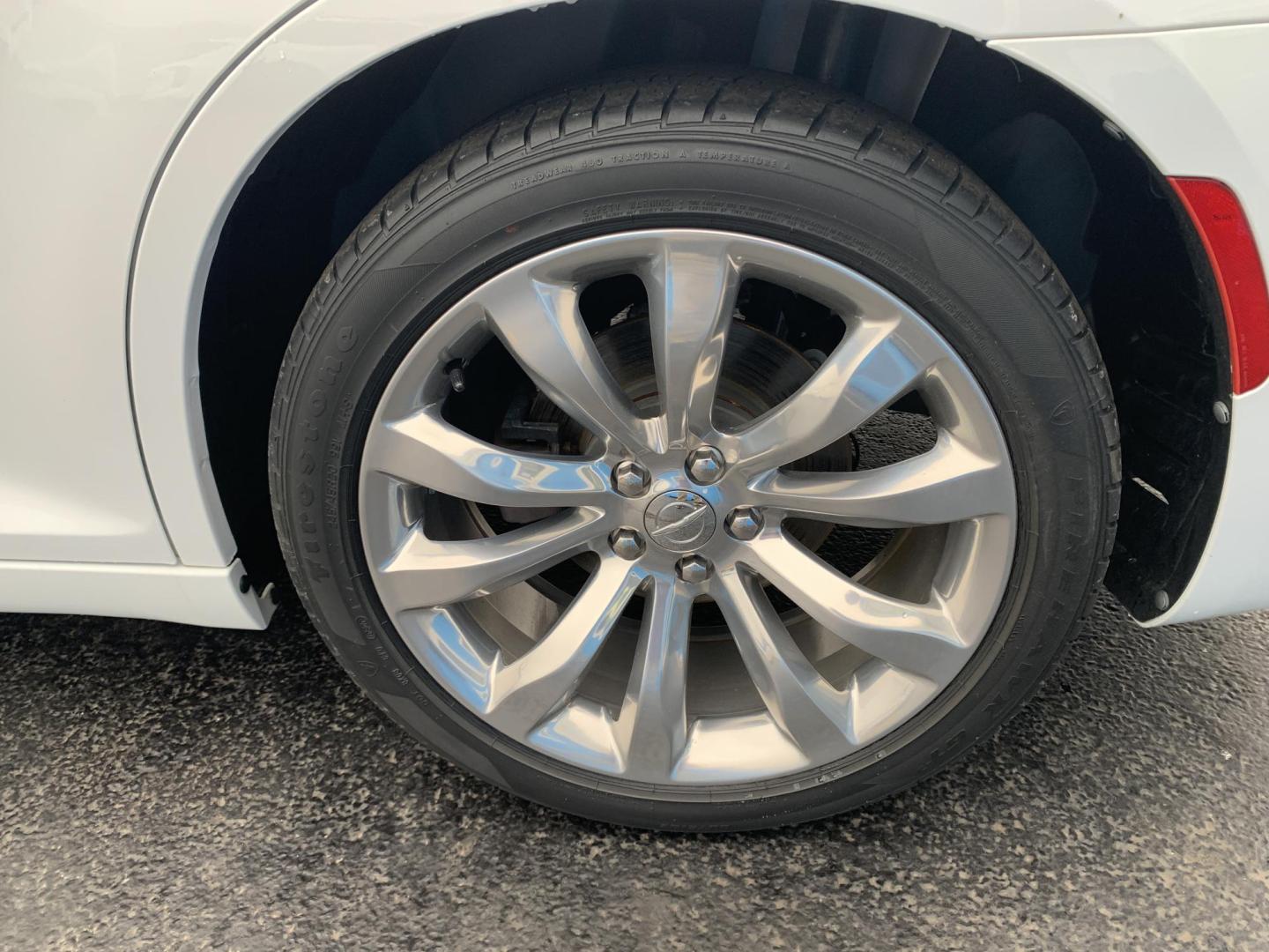 2020 WHITE /Black Cloth Chrysler 300 Touring (2C3CCAAG1LH) with an 3.6L V6 engine, Automatic transmission, located at 506 S. Kingshighway, Cape Girardeau, MO, 63703, (573) 235-5000, 37.294991, -89.553635 - 2020 Chrysler 300 Touring Only 30xxx miles Rear Wheel Drive 3.6L V6 Automatic Backup Camera Power Driver Seat Bluetooth Cruise Power Windows/Locks/Mirrors We have financing available and we accept trades! Fill out a credit application on our website or come by today! If you have any que - Photo#33