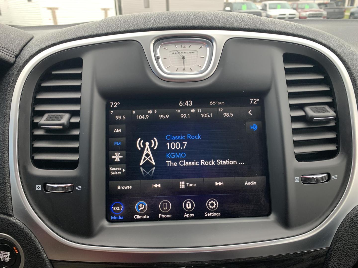 2020 WHITE /Black Cloth Chrysler 300 Touring (2C3CCAAG1LH) with an 3.6L V6 engine, Automatic transmission, located at 506 S. Kingshighway, Cape Girardeau, MO, 63703, (573) 235-5000, 37.294991, -89.553635 - 2020 Chrysler 300 Touring Only 30xxx miles Rear Wheel Drive 3.6L V6 Automatic Backup Camera Power Driver Seat Bluetooth Cruise Power Windows/Locks/Mirrors We have financing available and we accept trades! Fill out a credit application on our website or come by today! If you have any que - Photo#26