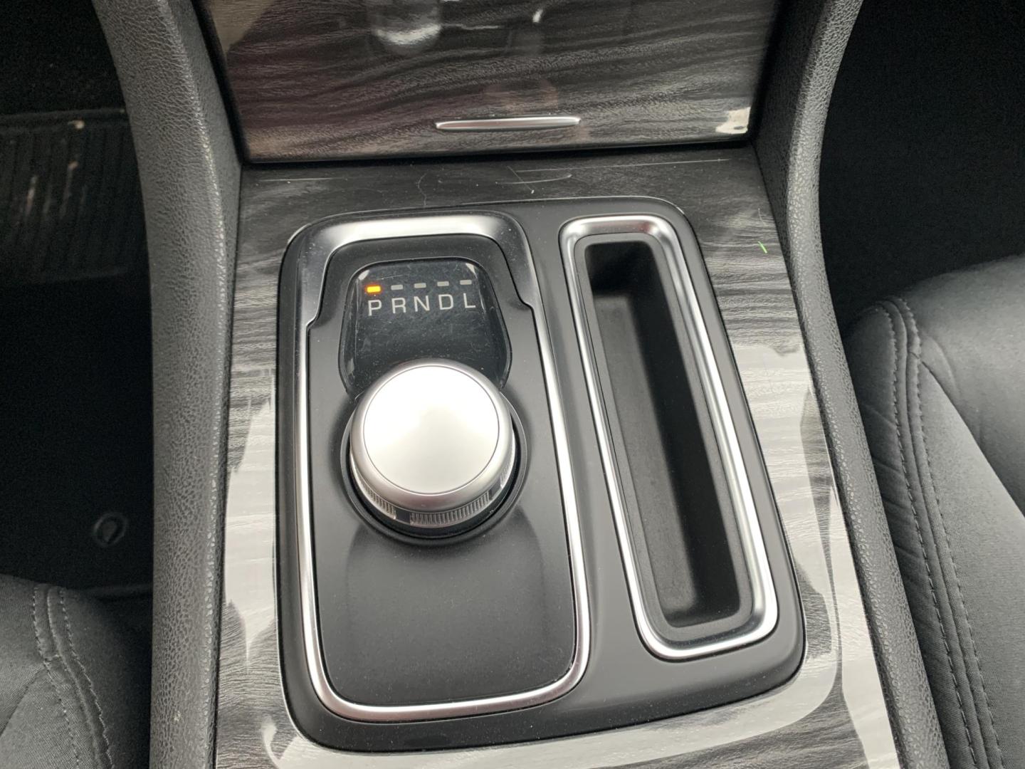 2020 WHITE /Black Cloth Chrysler 300 Touring (2C3CCAAG1LH) with an 3.6L V6 engine, Automatic transmission, located at 506 S. Kingshighway, Cape Girardeau, MO, 63703, (573) 235-5000, 37.294991, -89.553635 - 2020 Chrysler 300 Touring Only 30xxx miles Rear Wheel Drive 3.6L V6 Automatic Backup Camera Power Driver Seat Bluetooth Cruise Power Windows/Locks/Mirrors We have financing available and we accept trades! Fill out a credit application on our website or come by today! If you have any que - Photo#29