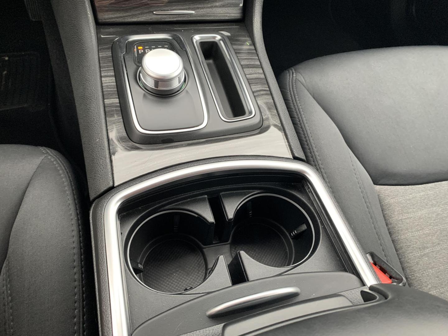 2020 WHITE /Black Cloth Chrysler 300 Touring (2C3CCAAG1LH) with an 3.6L V6 engine, Automatic transmission, located at 506 S. Kingshighway, Cape Girardeau, MO, 63703, (573) 235-5000, 37.294991, -89.553635 - 2020 Chrysler 300 Touring Only 30xxx miles Rear Wheel Drive 3.6L V6 Automatic Backup Camera Power Driver Seat Bluetooth Cruise Power Windows/Locks/Mirrors We have financing available and we accept trades! Fill out a credit application on our website or come by today! If you have any que - Photo#30