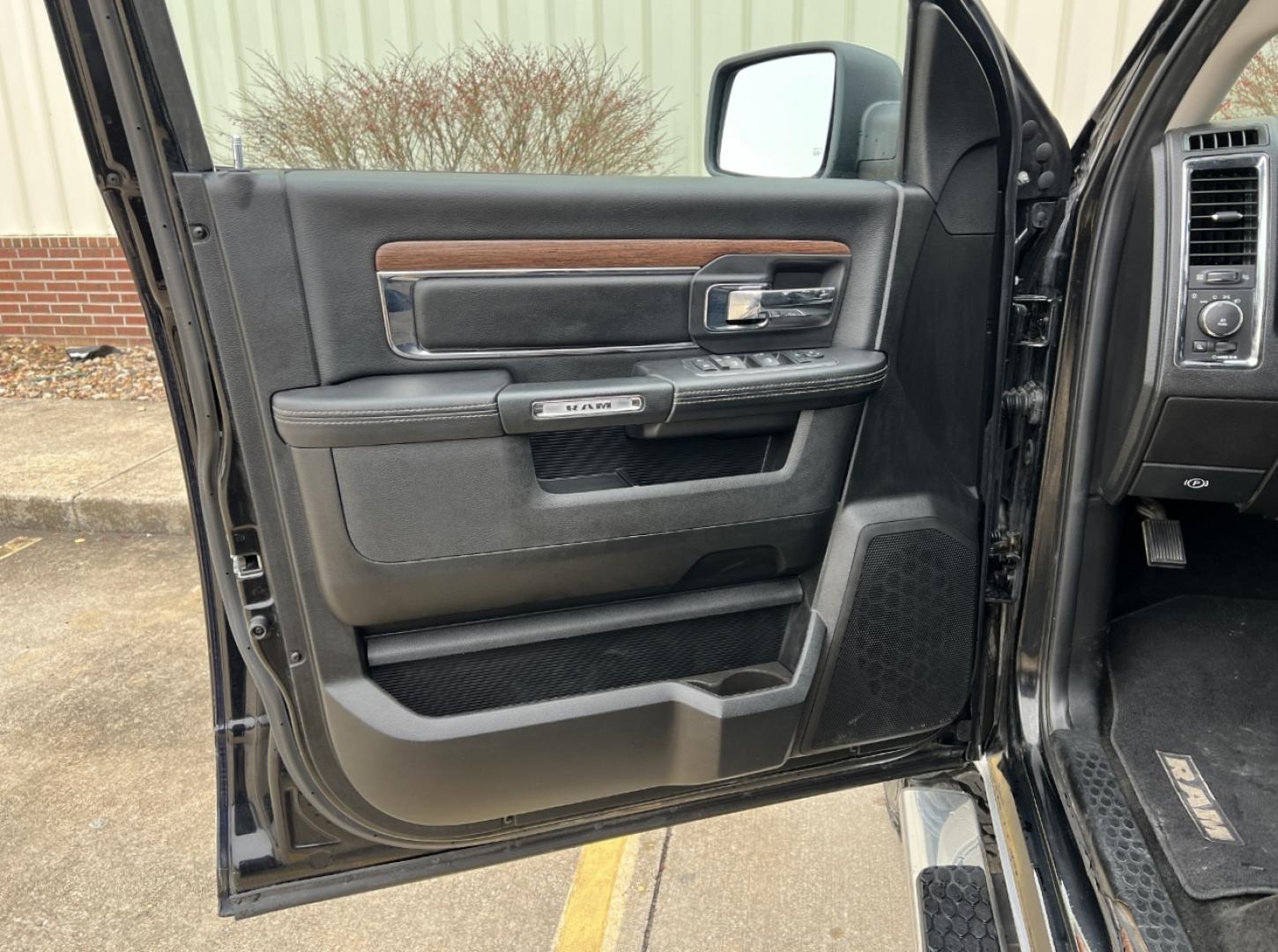 2013 BLACK /Black Leather RAM 1500 Laramie Crew Cab SWB 4WD (1C6RR7NT3DS) with an 5.7L V8 HEMI engine, Automatic transmission, located at 2990 Old Orchard Rd., Jackson, MO, 63755, 37.354214, -89.612106 - 2013 Ram 1500 Laramie 1-Owner 189xxx miles 4x4 5.7L V8 HEMI Automatic Leather Power/Heated/Cooled Seats Heated Rear Seats Heated Steering Wheel Backup Camera Bluetooth Remote Start Cruise Power Windows/Locks/Mirrors We have financing available and we accept trades! Fill out a credit a - Photo#15