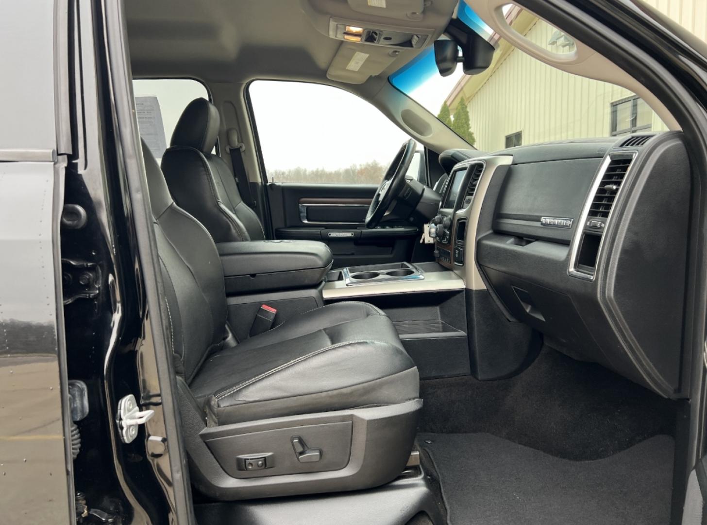 2013 BLACK /Black Leather RAM 1500 Laramie Crew Cab SWB 4WD (1C6RR7NT3DS) with an 5.7L V8 HEMI engine, Automatic transmission, located at 2990 Old Orchard Rd., Jackson, MO, 63755, 37.354214, -89.612106 - 2013 Ram 1500 Laramie 1-Owner 189xxx miles 4x4 5.7L V8 HEMI Automatic Leather Power/Heated/Cooled Seats Heated Rear Seats Heated Steering Wheel Backup Camera Bluetooth Remote Start Cruise Power Windows/Locks/Mirrors We have financing available and we accept trades! Fill out a credit a - Photo#18