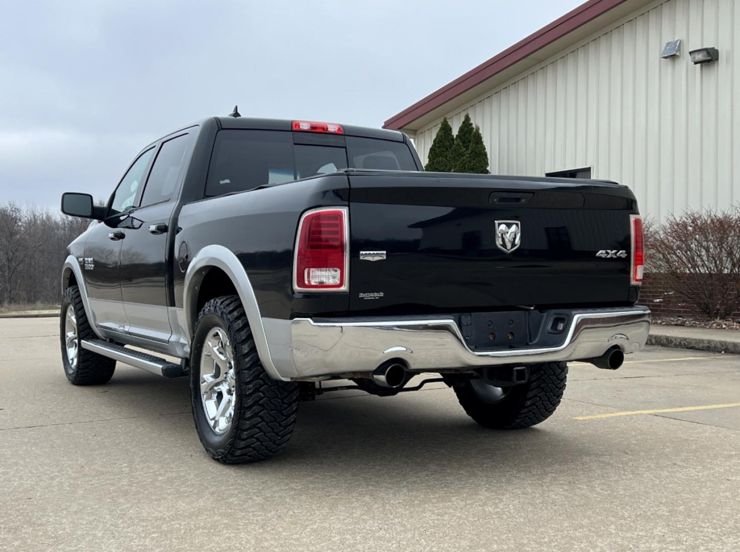 2013 BLACK /Black Leather RAM 1500 Laramie Crew Cab SWB 4WD (1C6RR7NT3DS) with an 5.7L V8 HEMI engine, Automatic transmission, located at 2990 Old Orchard Rd., Jackson, MO, 63755, 37.354214, -89.612106 - 2013 Ram 1500 Laramie 1-Owner 189xxx miles 4x4 5.7L V8 HEMI Automatic Leather Power/Heated/Cooled Seats Heated Rear Seats Heated Steering Wheel Backup Camera Bluetooth Remote Start Cruise Power Windows/Locks/Mirrors We have financing available and we accept trades! Fill out a credit a - Photo#12