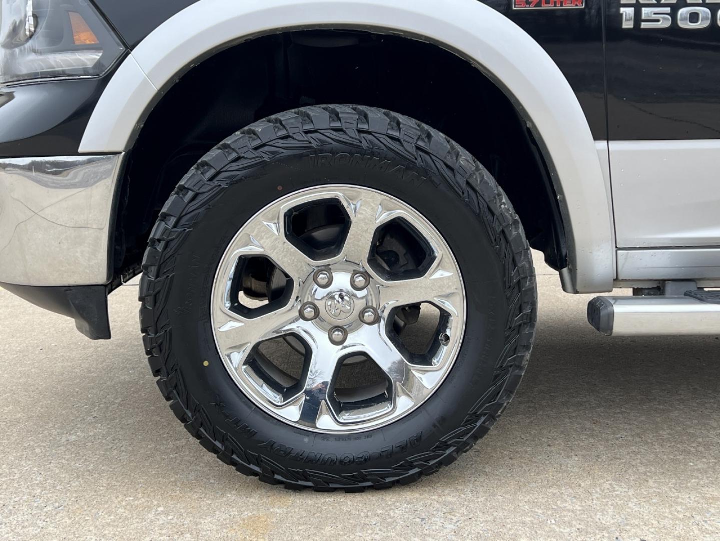 2013 BLACK /Black Leather RAM 1500 Laramie Crew Cab SWB 4WD (1C6RR7NT3DS) with an 5.7L V8 HEMI engine, Automatic transmission, located at 2990 Old Orchard Rd., Jackson, MO, 63755, 37.354214, -89.612106 - 2013 Ram 1500 Laramie 1-Owner 189xxx miles 4x4 5.7L V8 HEMI Automatic Leather Power/Heated/Cooled Seats Heated Rear Seats Heated Steering Wheel Backup Camera Bluetooth Remote Start Cruise Power Windows/Locks/Mirrors We have financing available and we accept trades! Fill out a credit a - Photo#39