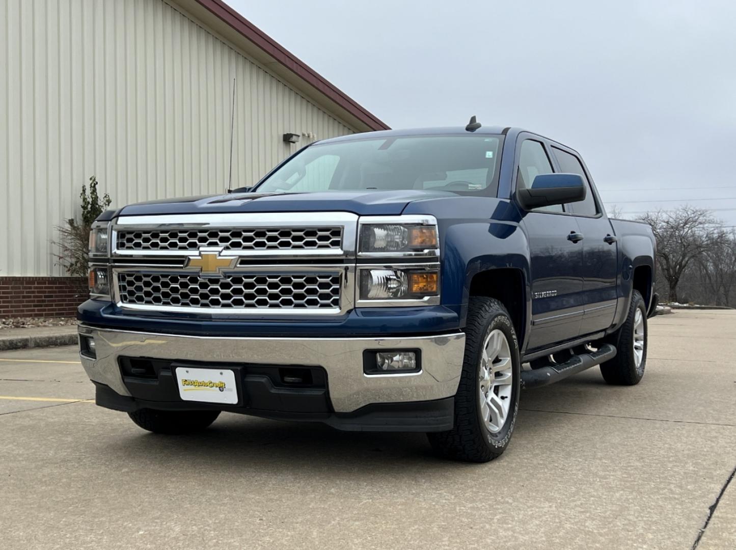 2015 BLUE /Black Cloth Chevrolet Silverado 1500 LT Crew Cab 4WD (3GCUKREH8FG) with an 4.3L V6 engine, Automatic transmission, located at 2990 Old Orchard Rd., Jackson, MO, 63755, 37.354214, -89.612106 - 2015 Chevrolet Silverado 1500 LT 102xxx miles 4x4 4.3L V6 Automatic Backup Camera Power Driver Seat Bluetooth Remote Start Cruise Power Windows/Locks/Mirrors We have financing available and we accept trades! Fill out a credit application on our website or come by today! If you have any q - Photo#7