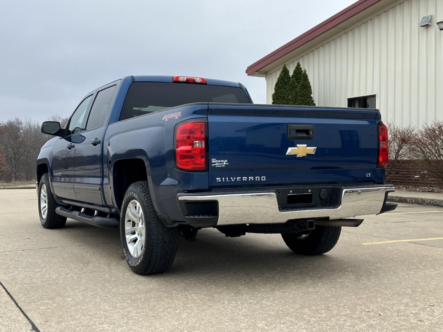 2015 BLUE /Black Cloth Chevrolet Silverado 1500 LT Crew Cab 4WD (3GCUKREH8FG) with an 4.3L V6 engine, Automatic transmission, located at 2990 Old Orchard Rd., Jackson, MO, 63755, 37.354214, -89.612106 - 2015 Chevrolet Silverado 1500 LT 102xxx miles 4x4 4.3L V6 Automatic Backup Camera Power Driver Seat Bluetooth Remote Start Cruise Power Windows/Locks/Mirrors We have financing available and we accept trades! Fill out a credit application on our website or come by today! If you have any q - Photo#11