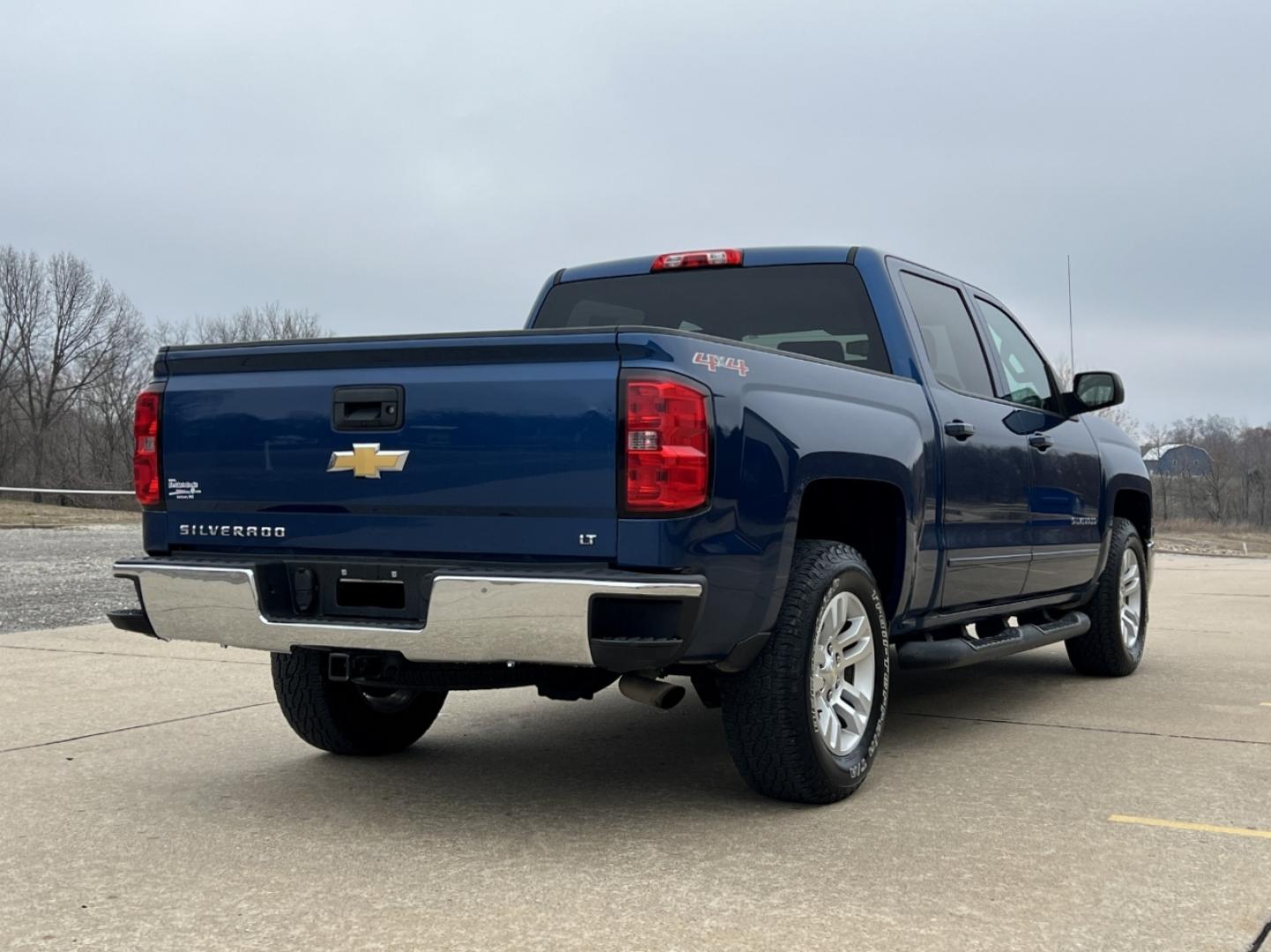 2015 BLUE /Black Cloth Chevrolet Silverado 1500 LT Crew Cab 4WD (3GCUKREH8FG) with an 4.3L V6 engine, Automatic transmission, located at 2990 Old Orchard Rd., Jackson, MO, 63755, 37.354214, -89.612106 - 2015 Chevrolet Silverado 1500 LT 102xxx miles 4x4 4.3L V6 Automatic Backup Camera Power Driver Seat Bluetooth Remote Start Cruise Power Windows/Locks/Mirrors We have financing available and we accept trades! Fill out a credit application on our website or come by today! If you have any q - Photo#10