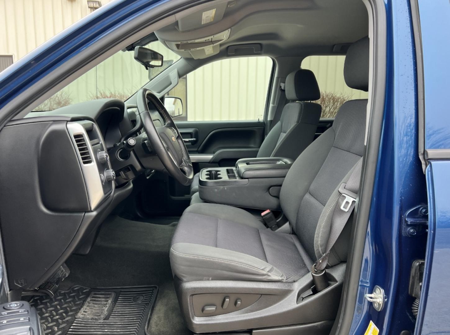 2015 BLUE /Black Cloth Chevrolet Silverado 1500 LT Crew Cab 4WD (3GCUKREH8FG) with an 4.3L V6 engine, Automatic transmission, located at 2990 Old Orchard Rd., Jackson, MO, 63755, 37.354214, -89.612106 - 2015 Chevrolet Silverado 1500 LT 102xxx miles 4x4 4.3L V6 Automatic Backup Camera Power Driver Seat Bluetooth Remote Start Cruise Power Windows/Locks/Mirrors We have financing available and we accept trades! Fill out a credit application on our website or come by today! If you have any q - Photo#15