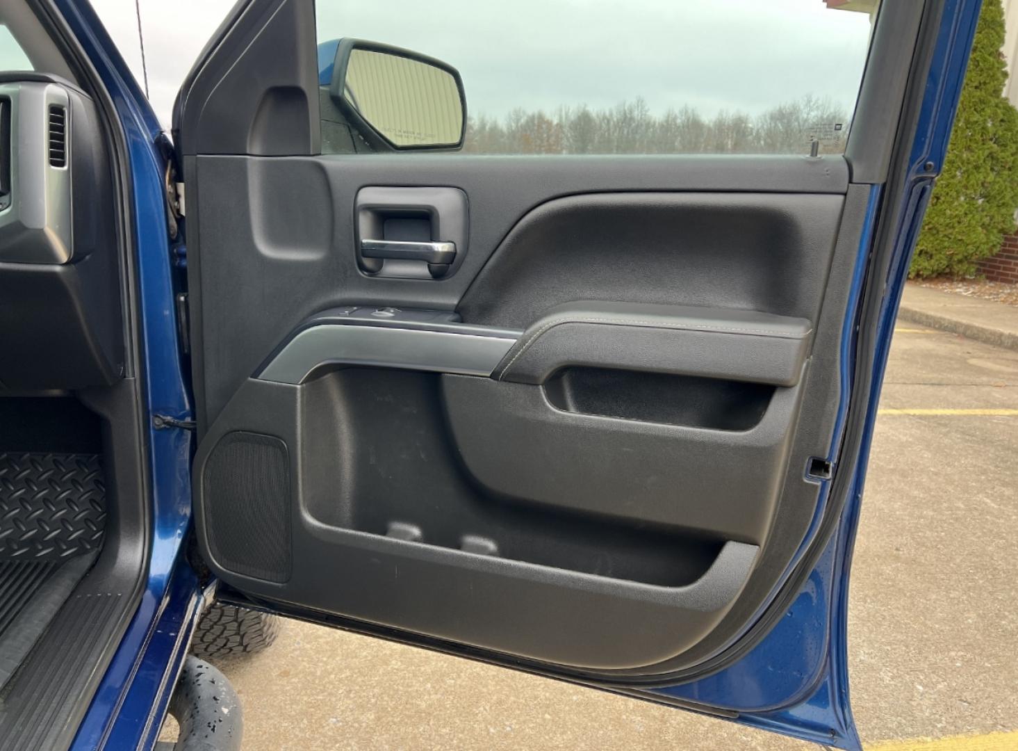 2015 BLUE /Black Cloth Chevrolet Silverado 1500 LT Crew Cab 4WD (3GCUKREH8FG) with an 4.3L V6 engine, Automatic transmission, located at 2990 Old Orchard Rd., Jackson, MO, 63755, 37.354214, -89.612106 - 2015 Chevrolet Silverado 1500 LT 102xxx miles 4x4 4.3L V6 Automatic Backup Camera Power Driver Seat Bluetooth Remote Start Cruise Power Windows/Locks/Mirrors We have financing available and we accept trades! Fill out a credit application on our website or come by today! If you have any q - Photo#16