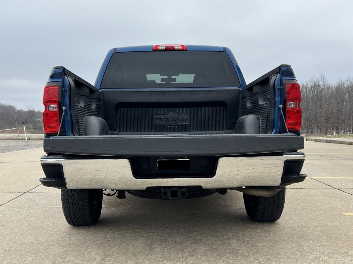 2015 BLUE /Black Cloth Chevrolet Silverado 1500 LT Crew Cab 4WD (3GCUKREH8FG) with an 4.3L V6 engine, Automatic transmission, located at 2990 Old Orchard Rd., Jackson, MO, 63755, 37.354214, -89.612106 - 2015 Chevrolet Silverado 1500 LT 102xxx miles 4x4 4.3L V6 Automatic Backup Camera Power Driver Seat Bluetooth Remote Start Cruise Power Windows/Locks/Mirrors We have financing available and we accept trades! Fill out a credit application on our website or come by today! If you have any q - Photo#20