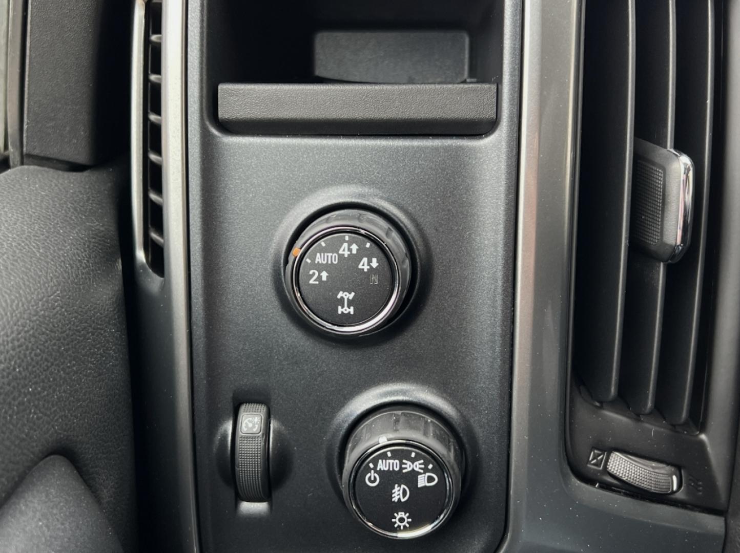 2015 BLUE /Black Cloth Chevrolet Silverado 1500 LT Crew Cab 4WD (3GCUKREH8FG) with an 4.3L V6 engine, Automatic transmission, located at 2990 Old Orchard Rd., Jackson, MO, 63755, 37.354214, -89.612106 - 2015 Chevrolet Silverado 1500 LT 102xxx miles 4x4 4.3L V6 Automatic Backup Camera Power Driver Seat Bluetooth Remote Start Cruise Power Windows/Locks/Mirrors We have financing available and we accept trades! Fill out a credit application on our website or come by today! If you have any q - Photo#2