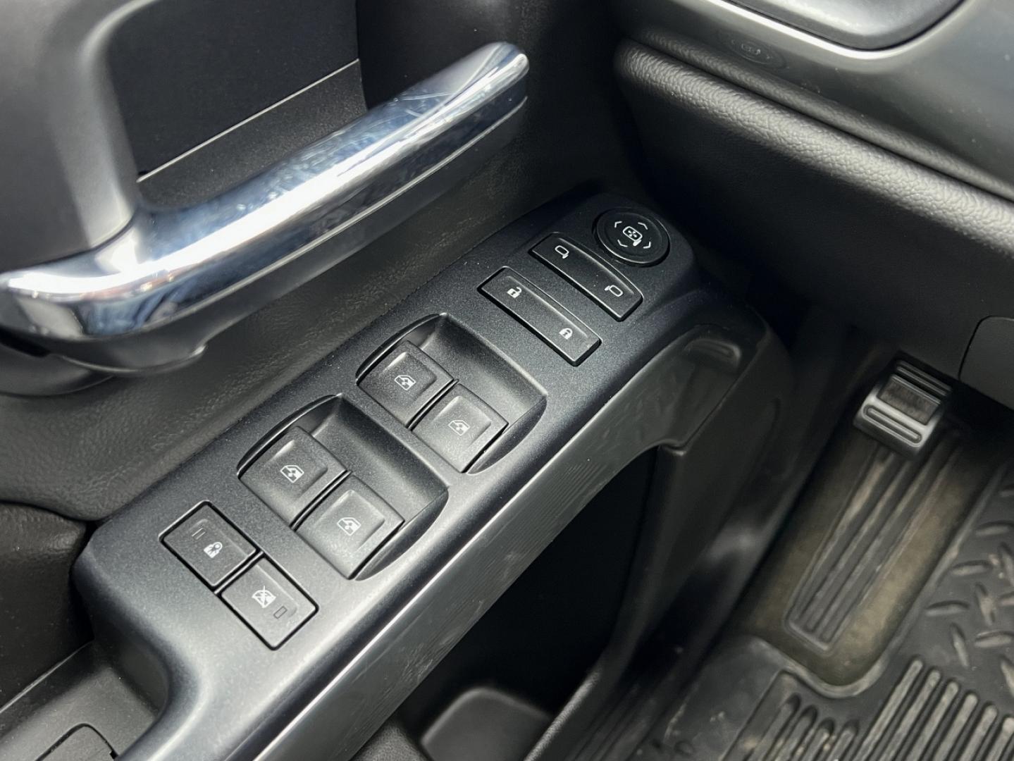 2015 BLUE /Black Cloth Chevrolet Silverado 1500 LT Crew Cab 4WD (3GCUKREH8FG) with an 4.3L V6 engine, Automatic transmission, located at 2990 Old Orchard Rd., Jackson, MO, 63755, 37.354214, -89.612106 - 2015 Chevrolet Silverado 1500 LT 102xxx miles 4x4 4.3L V6 Automatic Backup Camera Power Driver Seat Bluetooth Remote Start Cruise Power Windows/Locks/Mirrors We have financing available and we accept trades! Fill out a credit application on our website or come by today! If you have any q - Photo#29