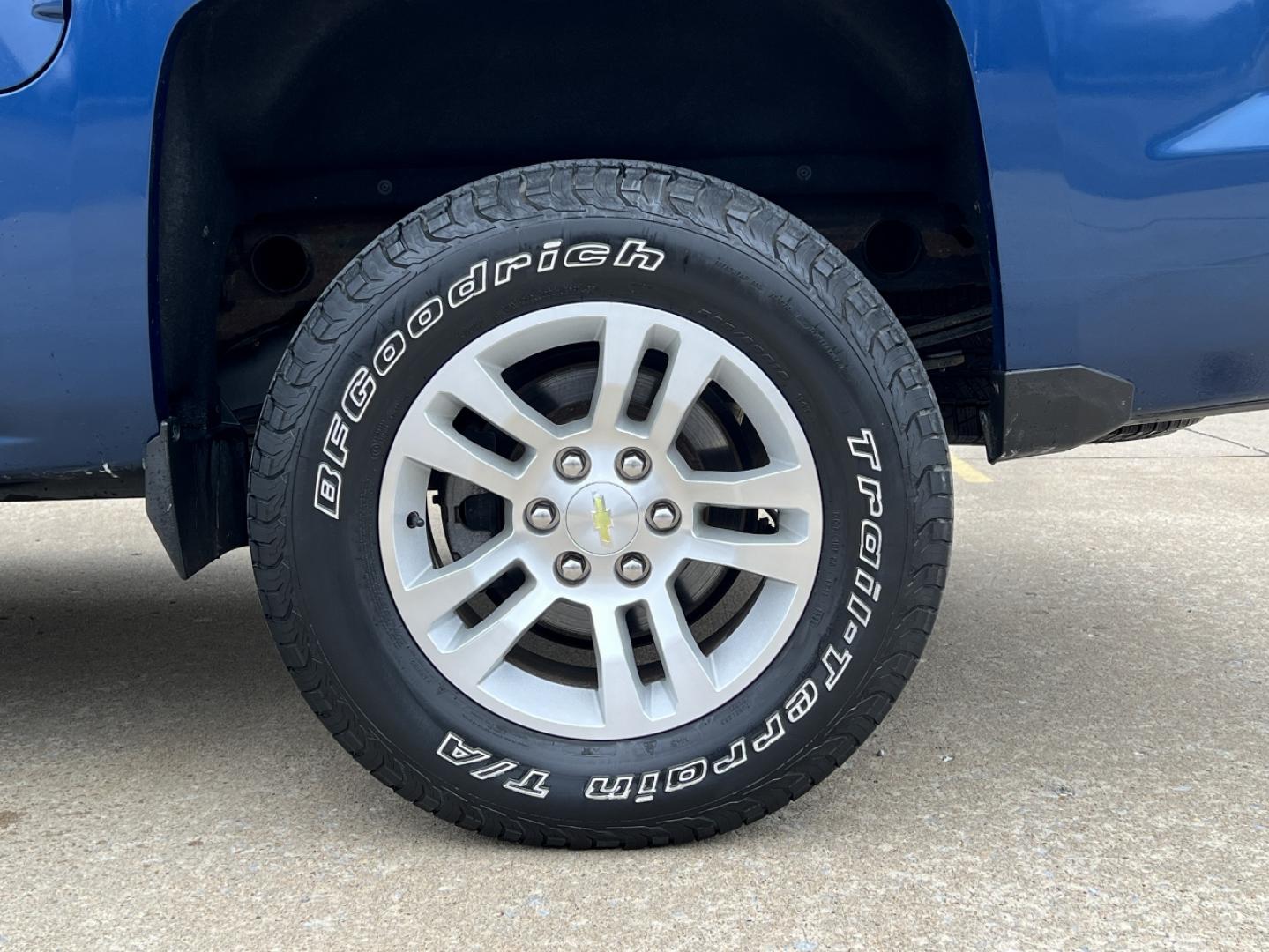 2015 BLUE /Black Cloth Chevrolet Silverado 1500 LT Crew Cab 4WD (3GCUKREH8FG) with an 4.3L V6 engine, Automatic transmission, located at 2990 Old Orchard Rd., Jackson, MO, 63755, 37.354214, -89.612106 - 2015 Chevrolet Silverado 1500 LT 102xxx miles 4x4 4.3L V6 Automatic Backup Camera Power Driver Seat Bluetooth Remote Start Cruise Power Windows/Locks/Mirrors We have financing available and we accept trades! Fill out a credit application on our website or come by today! If you have any q - Photo#35