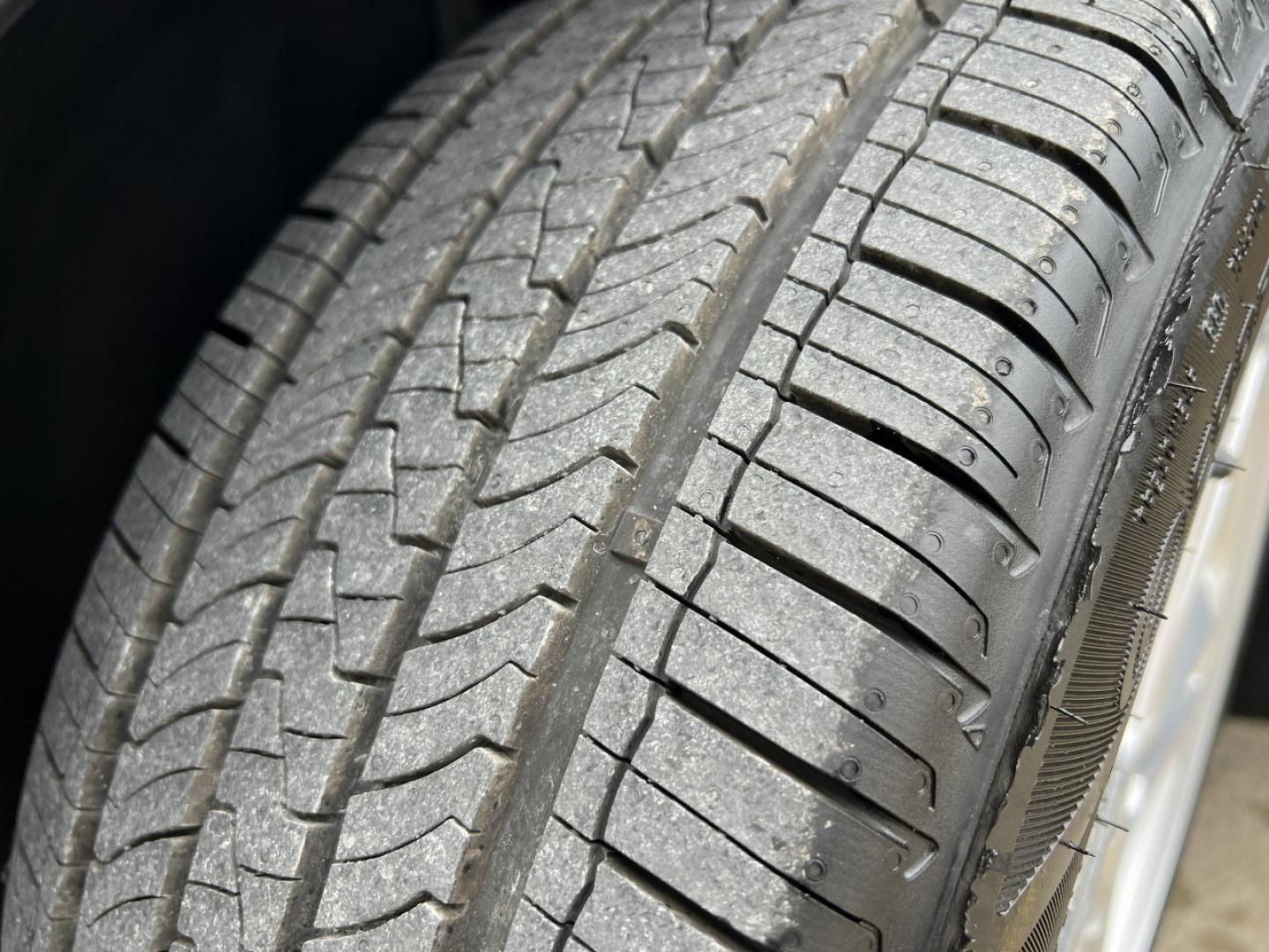 2017 GRAY /Black Chevrolet Cruze LT (1G1BE5SM7H7) with an 1.4L 4 Cyl. TURBO engine, Automatic transmission, located at 2990 Old Orchard Rd., Jackson, MO, 63755, 37.354214, -89.612106 - 2017 Chevrolet Cruze LT 127xxx miles Front Wheel Drive 1.4L 4 Cyl. Automatic Backup Camera Power Driver Seat Bluetooth Remote Start Cruise Power Windows/Locks/Mirrors We have financing available and we accept trades! Fill out a credit application on our website or come by today! If you h - Photo#35