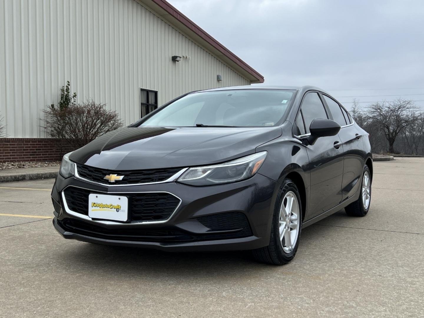 2017 GRAY /Black Chevrolet Cruze LT (1G1BE5SM7H7) with an 1.4L 4 Cyl. TURBO engine, Automatic transmission, located at 2990 Old Orchard Rd., Jackson, MO, 63755, 37.354214, -89.612106 - 2017 Chevrolet Cruze LT 127xxx miles Front Wheel Drive 1.4L 4 Cyl. Automatic Backup Camera Power Driver Seat Bluetooth Remote Start Cruise Power Windows/Locks/Mirrors We have financing available and we accept trades! Fill out a credit application on our website or come by today! If you h - Photo#6