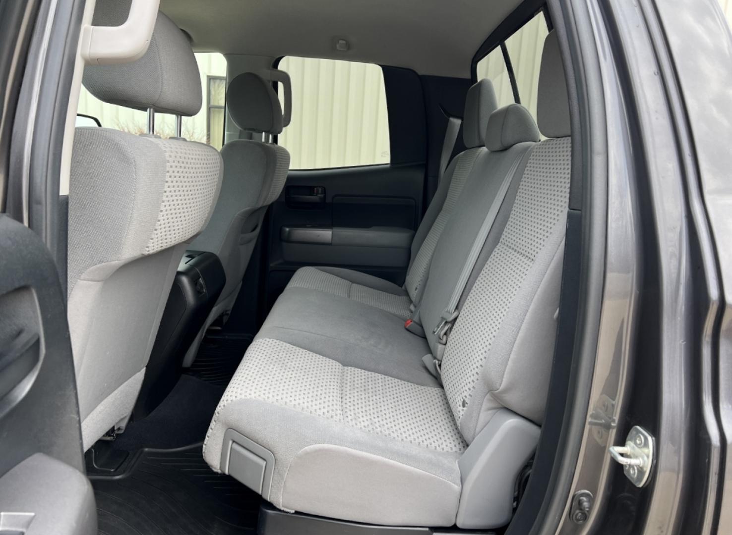 2012 GRAY /Gray Toyota Tundra Tundra-Grade Double Cab 4.6L 4WD (5TFUM5F10CX) with an 4.6L V8 engine, Automatic transmission, located at 2990 Old Orchard Rd., Jackson, MO, 63755, 37.354214, -89.612106 - 2012 Toyota Tundra SR5 Local 1-Owner 117xxx miles 4x4 4.6L V8 Automatic Cruise Power Windows/Locks/Mirrors We have financing available and we accept trades! Fill out a credit application on our website or come by today! If you have any questions, give us a call at (573) 204-7777 or visit ou - Photo#14