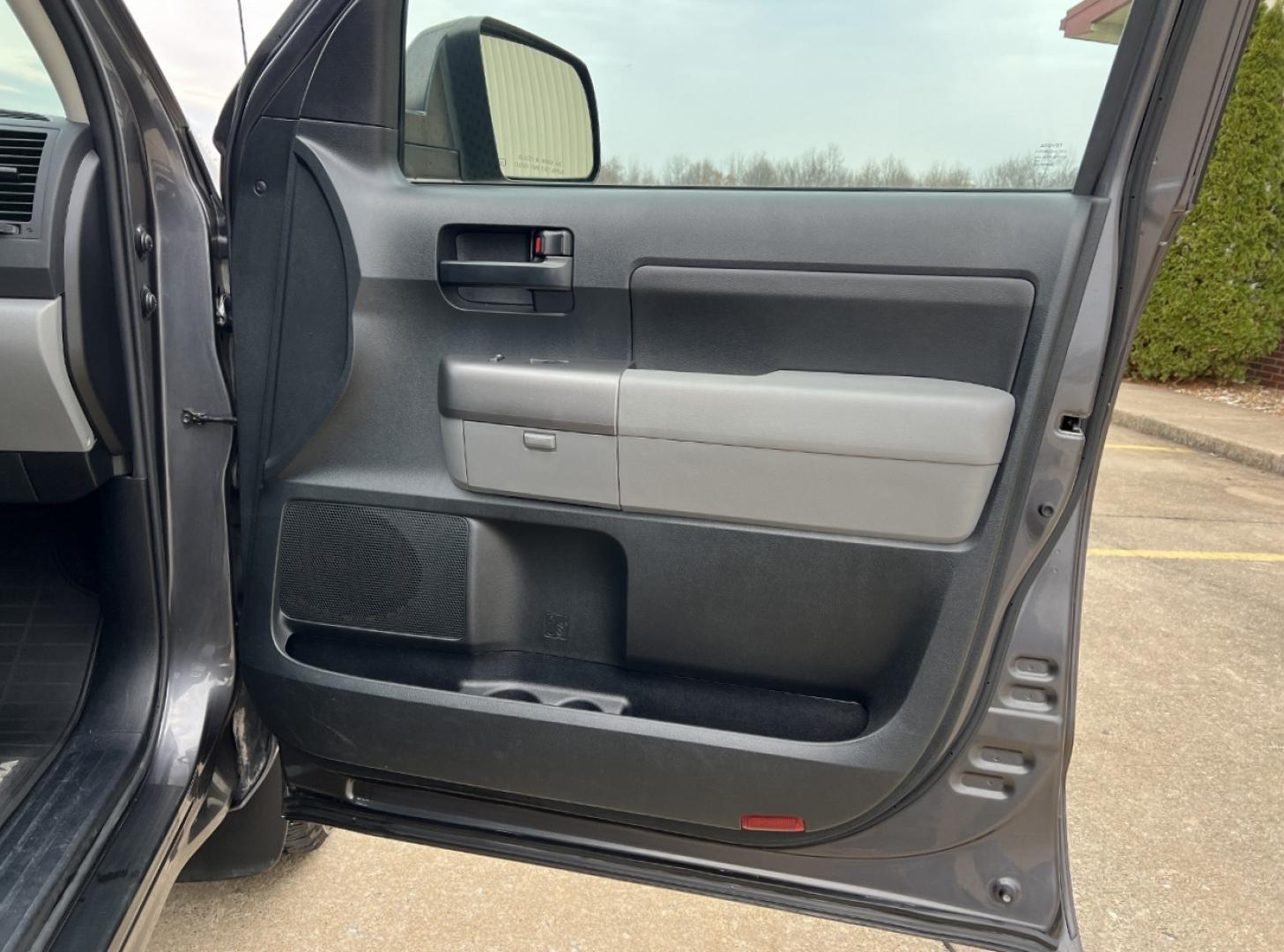 2012 GRAY /Gray Toyota Tundra Tundra-Grade Double Cab 4.6L 4WD (5TFUM5F10CX) with an 4.6L V8 engine, Automatic transmission, located at 2990 Old Orchard Rd., Jackson, MO, 63755, 37.354214, -89.612106 - 2012 Toyota Tundra SR5 Local 1-Owner 117xxx miles 4x4 4.6L V8 Automatic Cruise Power Windows/Locks/Mirrors We have financing available and we accept trades! Fill out a credit application on our website or come by today! If you have any questions, give us a call at (573) 204-7777 or visit ou - Photo#12