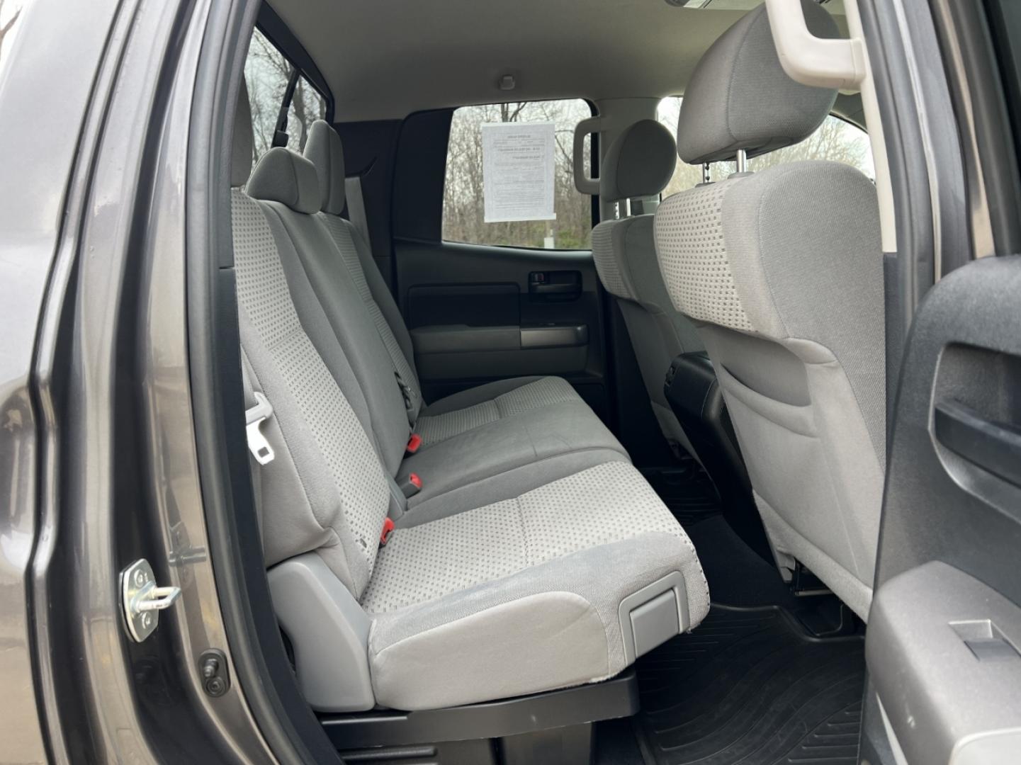 2012 GRAY /Gray Toyota Tundra Tundra-Grade Double Cab 4.6L 4WD (5TFUM5F10CX) with an 4.6L V8 engine, Automatic transmission, located at 2990 Old Orchard Rd., Jackson, MO, 63755, 37.354214, -89.612106 - 2012 Toyota Tundra SR5 Local 1-Owner 117xxx miles 4x4 4.6L V8 Automatic Cruise Power Windows/Locks/Mirrors We have financing available and we accept trades! Fill out a credit application on our website or come by today! If you have any questions, give us a call at (573) 204-7777 or visit ou - Photo#15