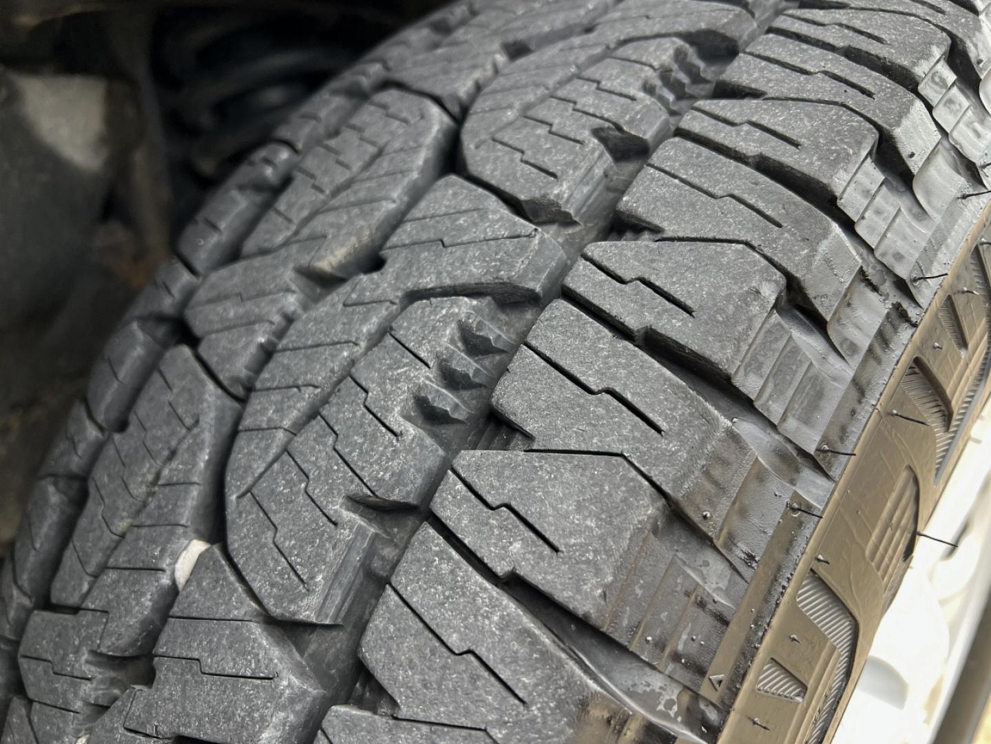 2012 GRAY /Gray Toyota Tundra Tundra-Grade Double Cab 4.6L 4WD (5TFUM5F10CX) with an 4.6L V8 engine, Automatic transmission, located at 2990 Old Orchard Rd., Jackson, MO, 63755, 37.354214, -89.612106 - 2012 Toyota Tundra SR5 Local 1-Owner 117xxx miles 4x4 4.6L V8 Automatic Cruise Power Windows/Locks/Mirrors We have financing available and we accept trades! Fill out a credit application on our website or come by today! If you have any questions, give us a call at (573) 204-7777 or visit ou - Photo#31