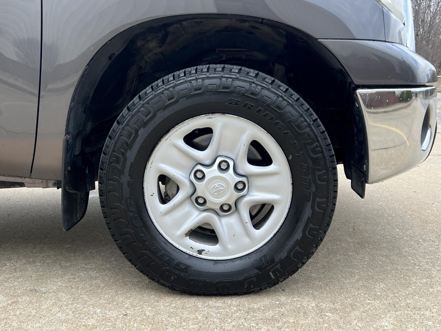 2012 GRAY /Gray Toyota Tundra Tundra-Grade Double Cab 4.6L 4WD (5TFUM5F10CX) with an 4.6L V8 engine, Automatic transmission, located at 2990 Old Orchard Rd., Jackson, MO, 63755, 37.354214, -89.612106 - 2012 Toyota Tundra SR5 Local 1-Owner 117xxx miles 4x4 4.6L V8 Automatic Cruise Power Windows/Locks/Mirrors We have financing available and we accept trades! Fill out a credit application on our website or come by today! If you have any questions, give us a call at (573) 204-7777 or visit ou - Photo#35